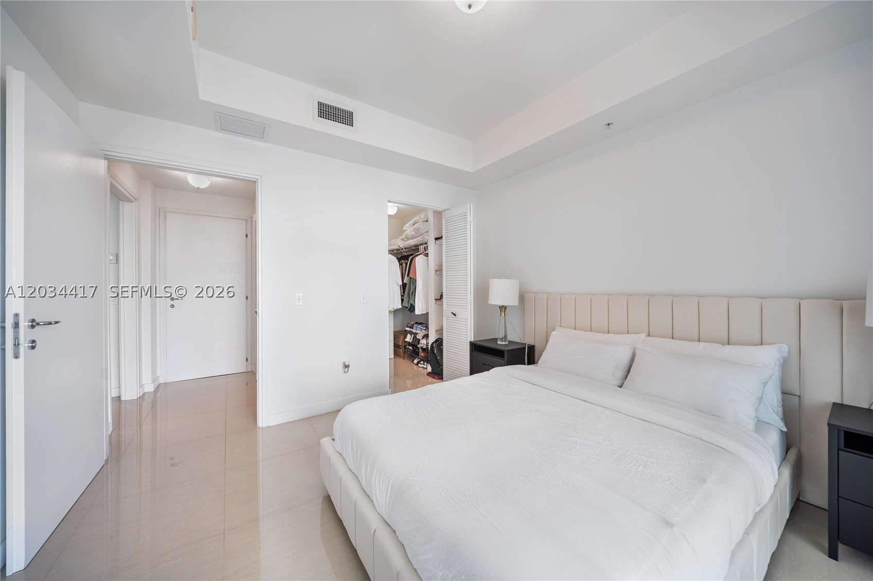 300 S Biscayne Blvd #T-3406, Miami FL 33131