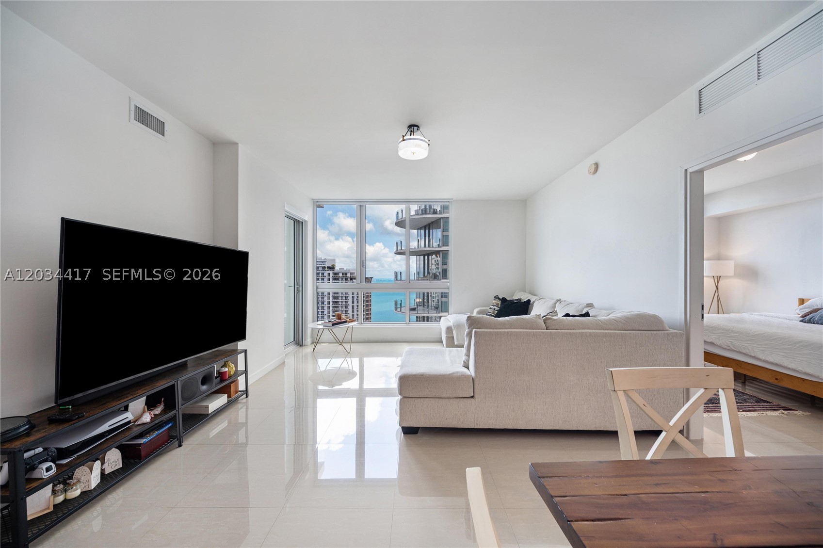 300 S Biscayne Blvd #T-3406, Miami FL 33131