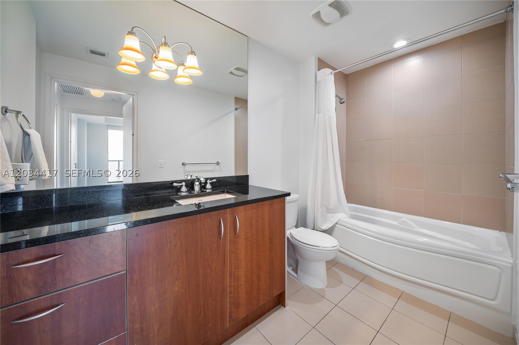 300 S Biscayne Blvd #T-3406, Miami FL 33131