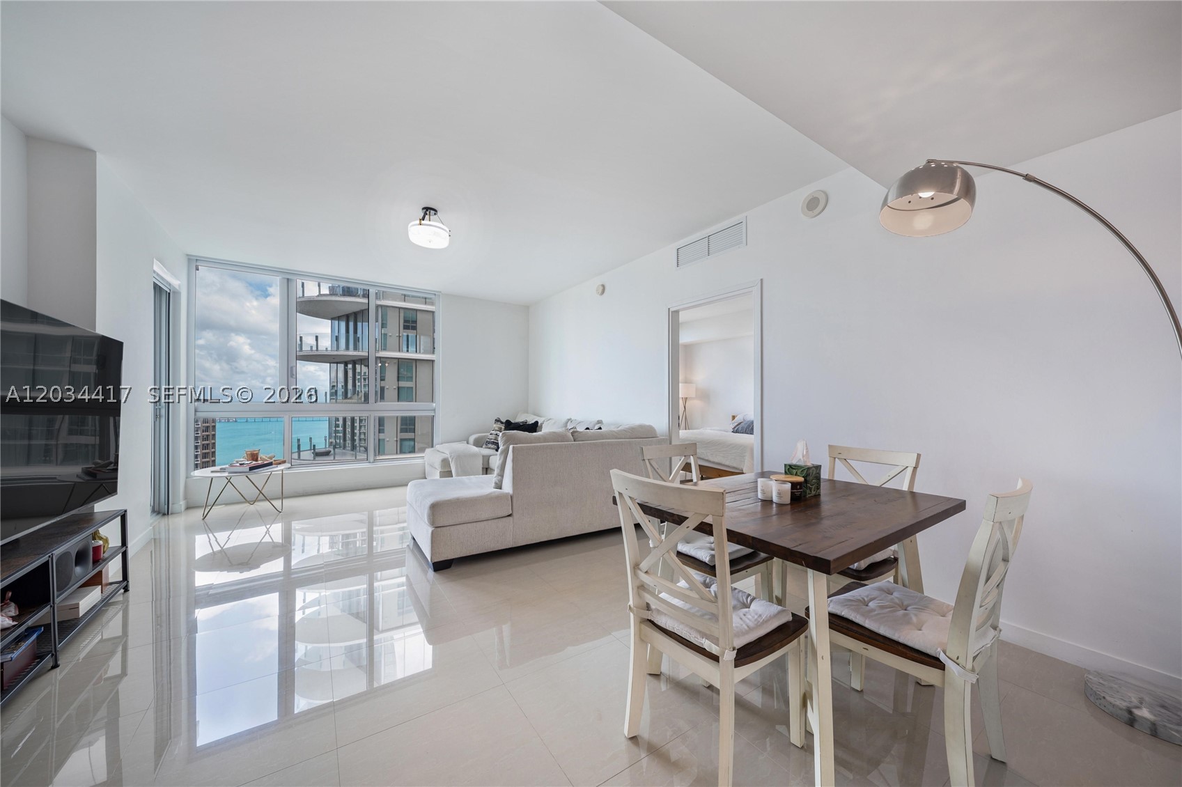 300 S Biscayne Blvd #T-3406, Miami FL 33131