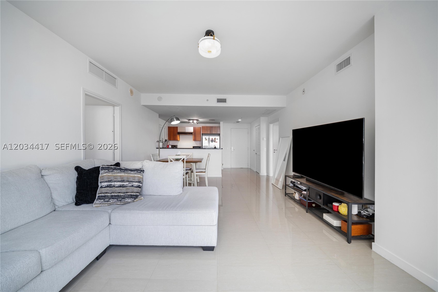 300 S Biscayne Blvd #T-3406, Miami FL 33131