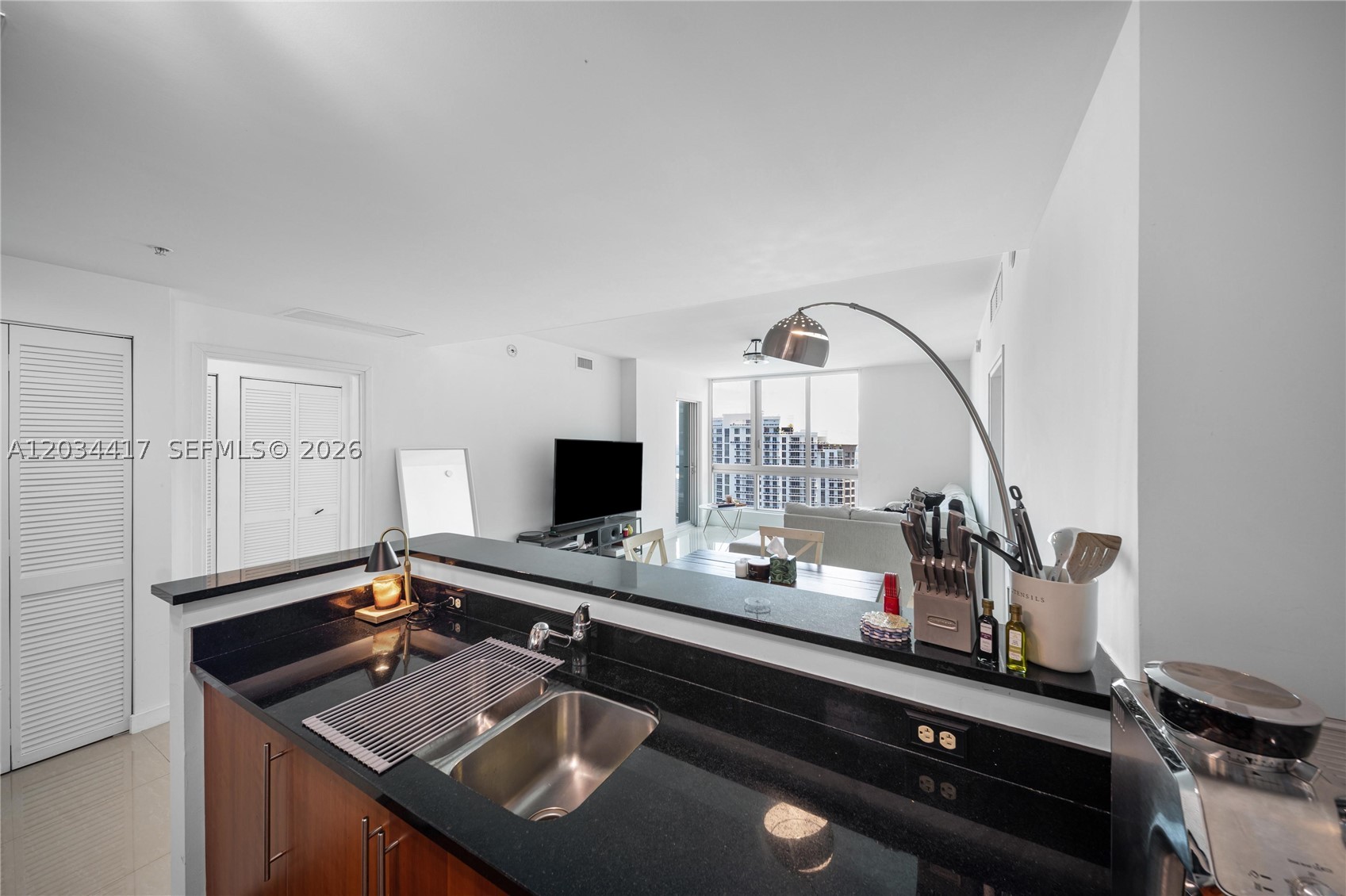 300 S Biscayne Blvd #T-3406, Miami FL 33131