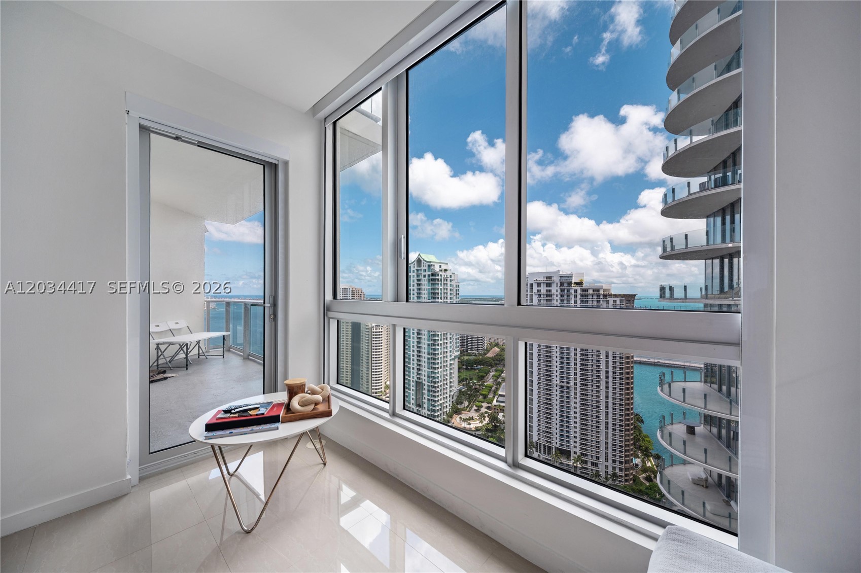 300 S Biscayne Blvd #T-3406, Miami FL 33131