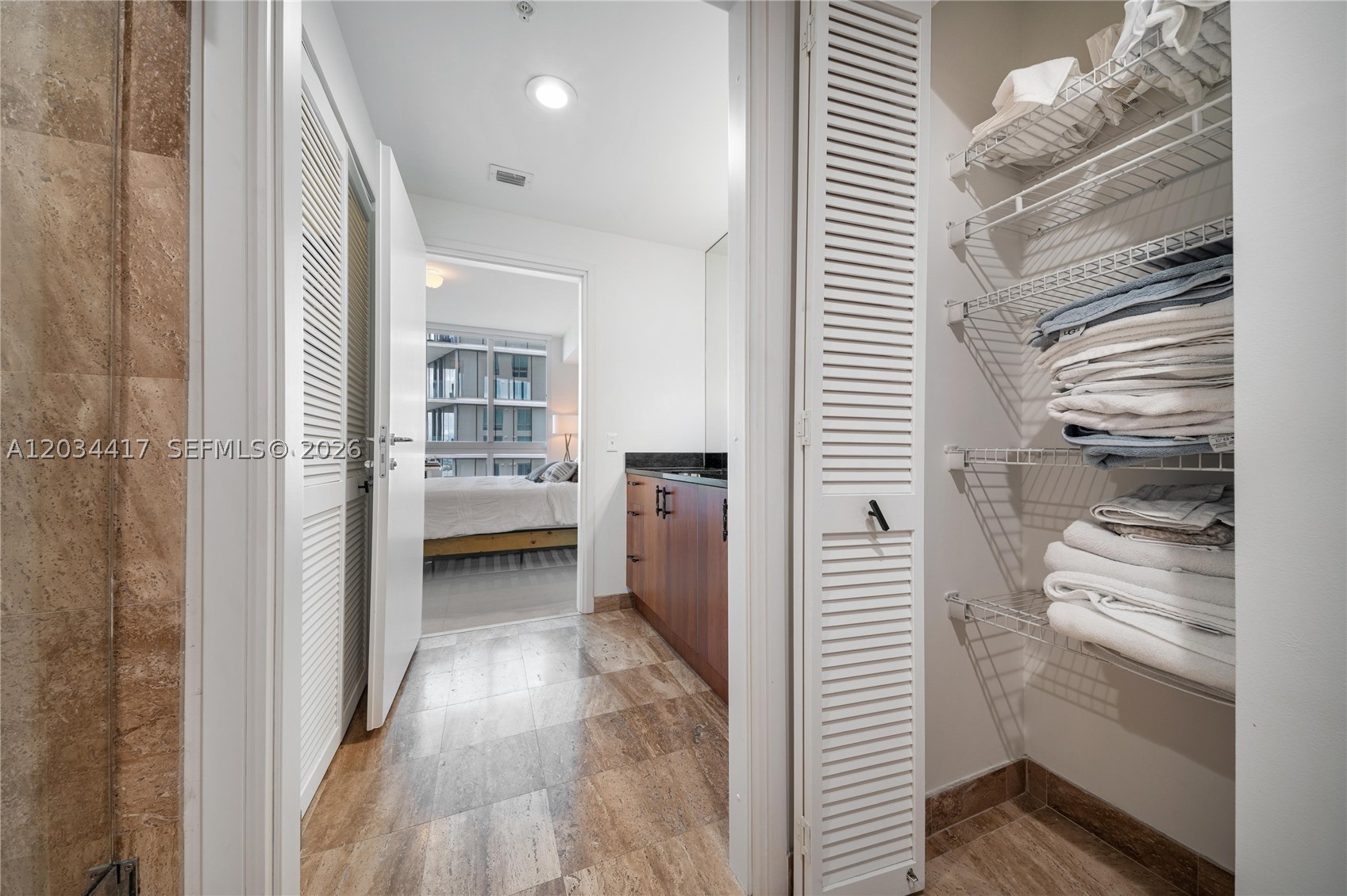 300 S Biscayne Blvd #T-3406, Miami FL 33131