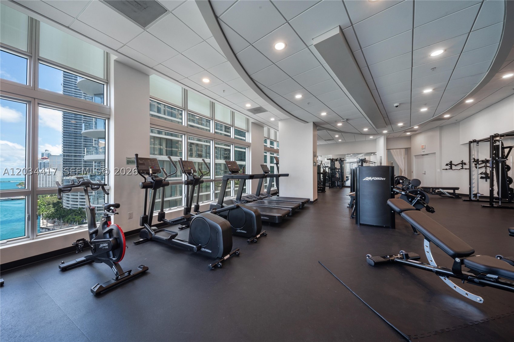 300 S Biscayne Blvd #T-3406, Miami FL 33131