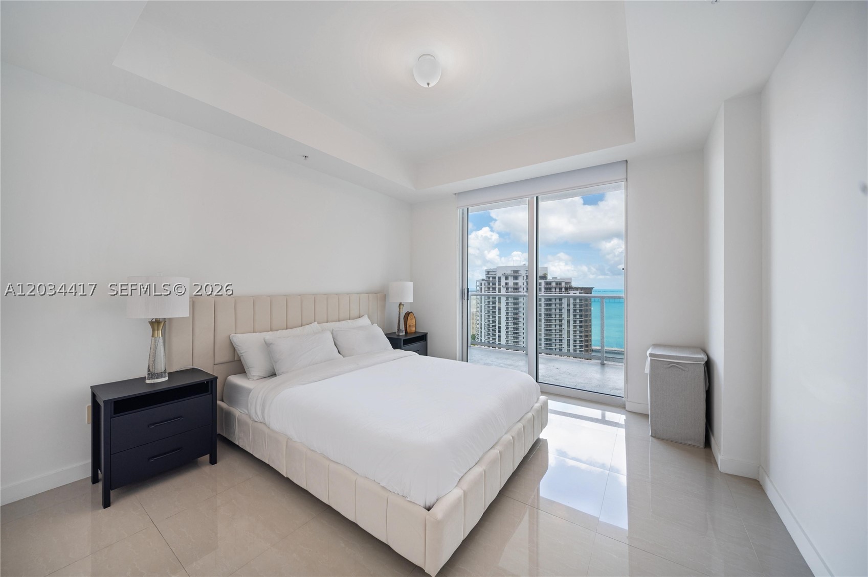 300 S Biscayne Blvd #T-3406, Miami FL 33131