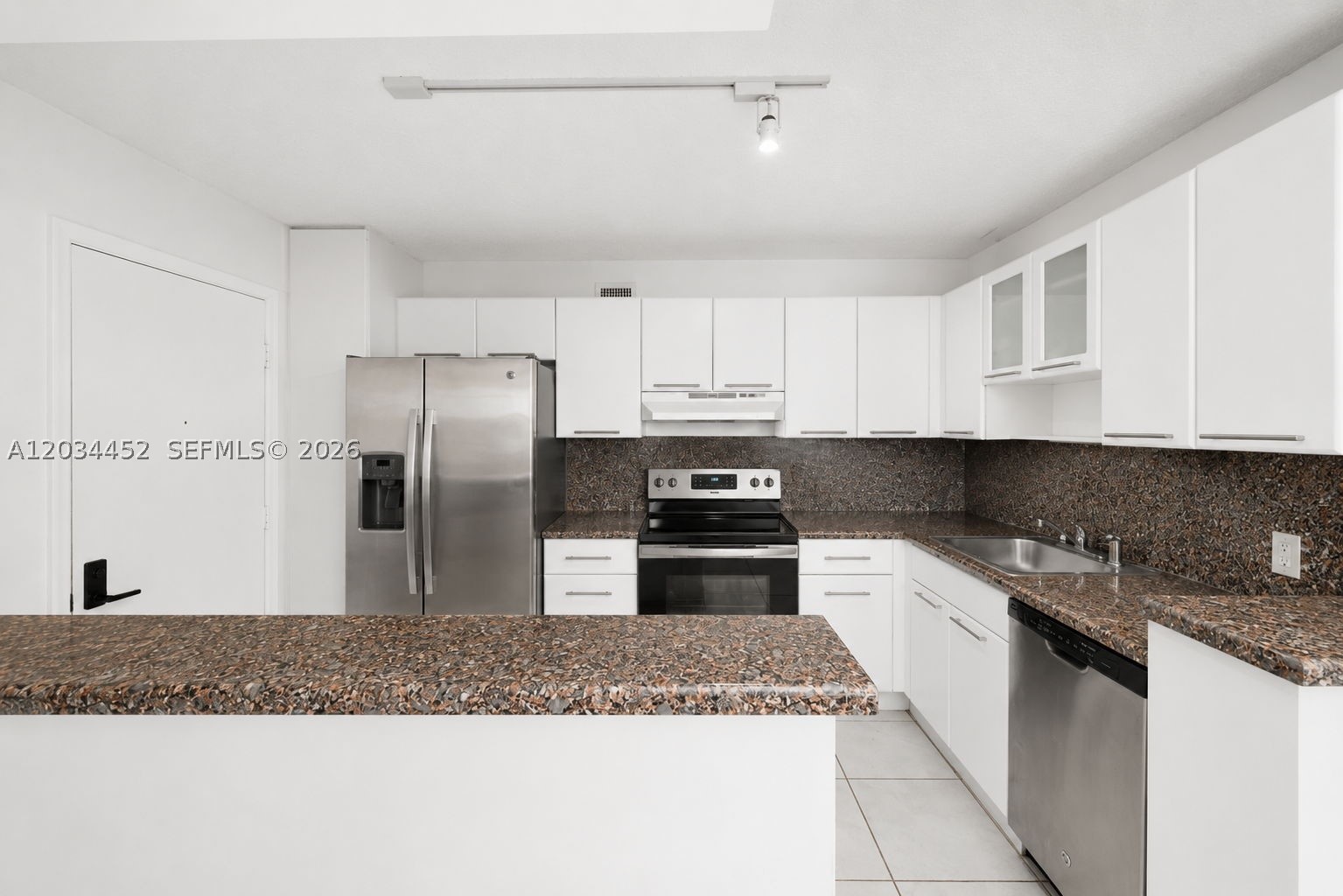 2016 Bay Dr #504, Miami Beach FL 33141