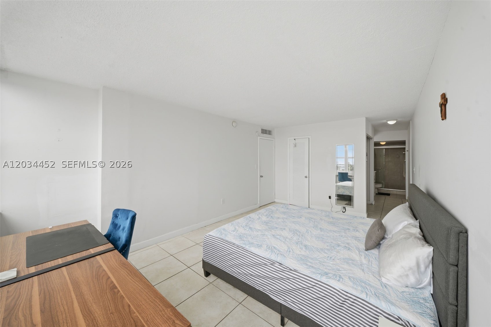 2016 Bay Dr #504, Miami Beach FL 33141