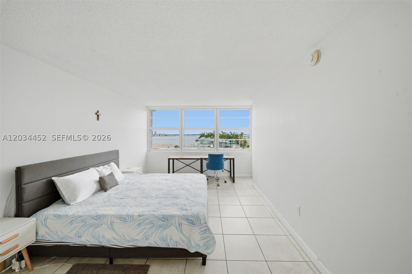 2016 Bay Dr #504, Miami Beach FL 33141