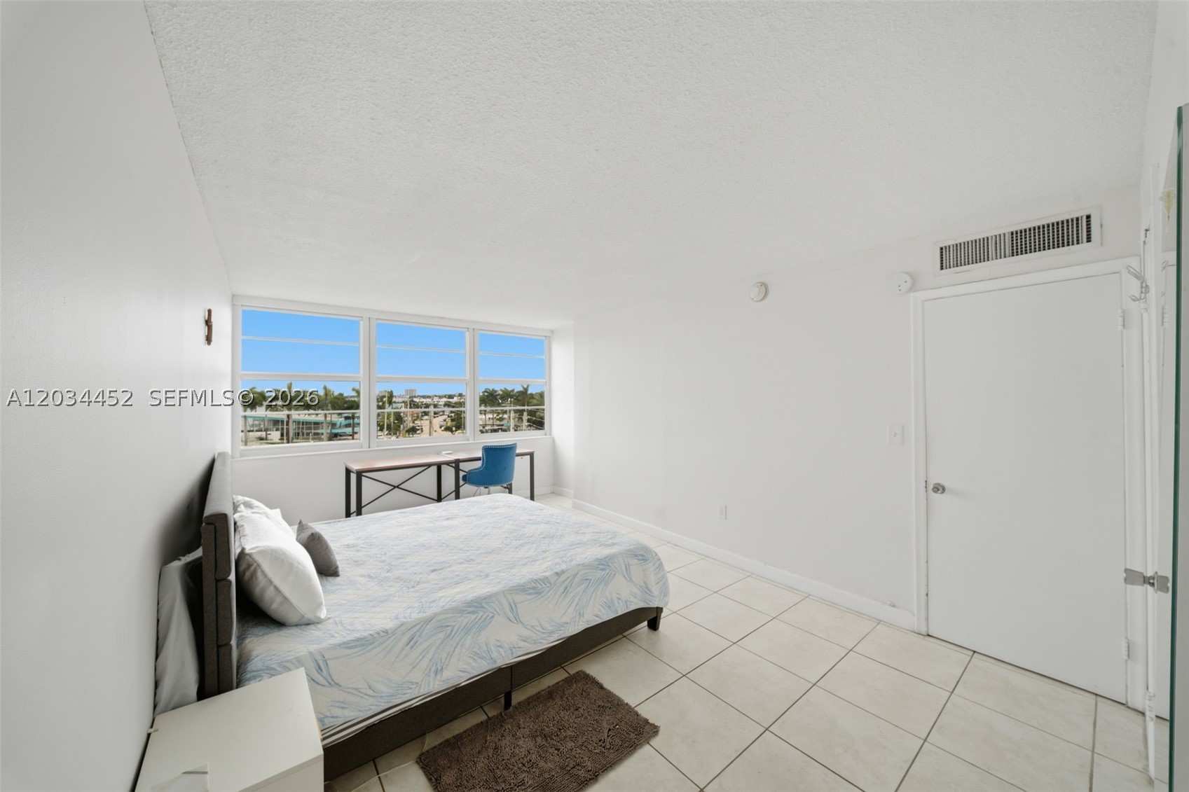 2016 Bay Dr #504, Miami Beach FL 33141
