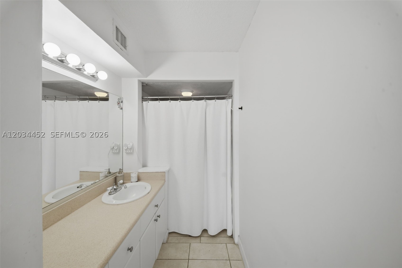2016 Bay Dr #504, Miami Beach FL 33141