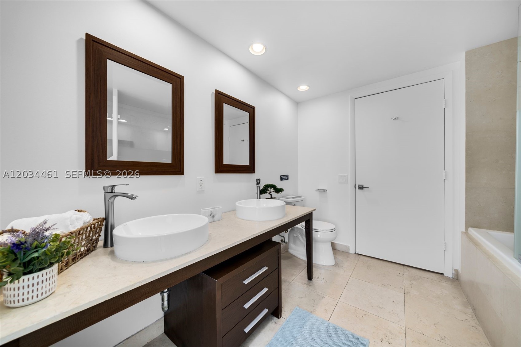 485 Brickell Ave #1709, Miami FL 33131