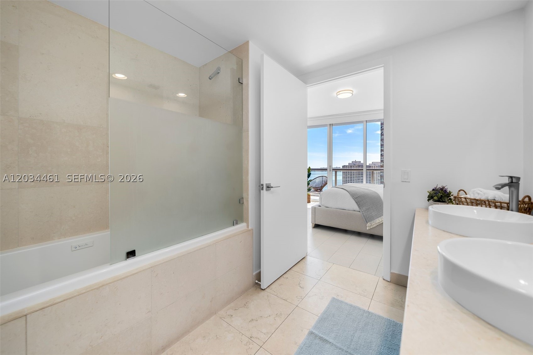 485 Brickell Ave #1709, Miami FL 33131