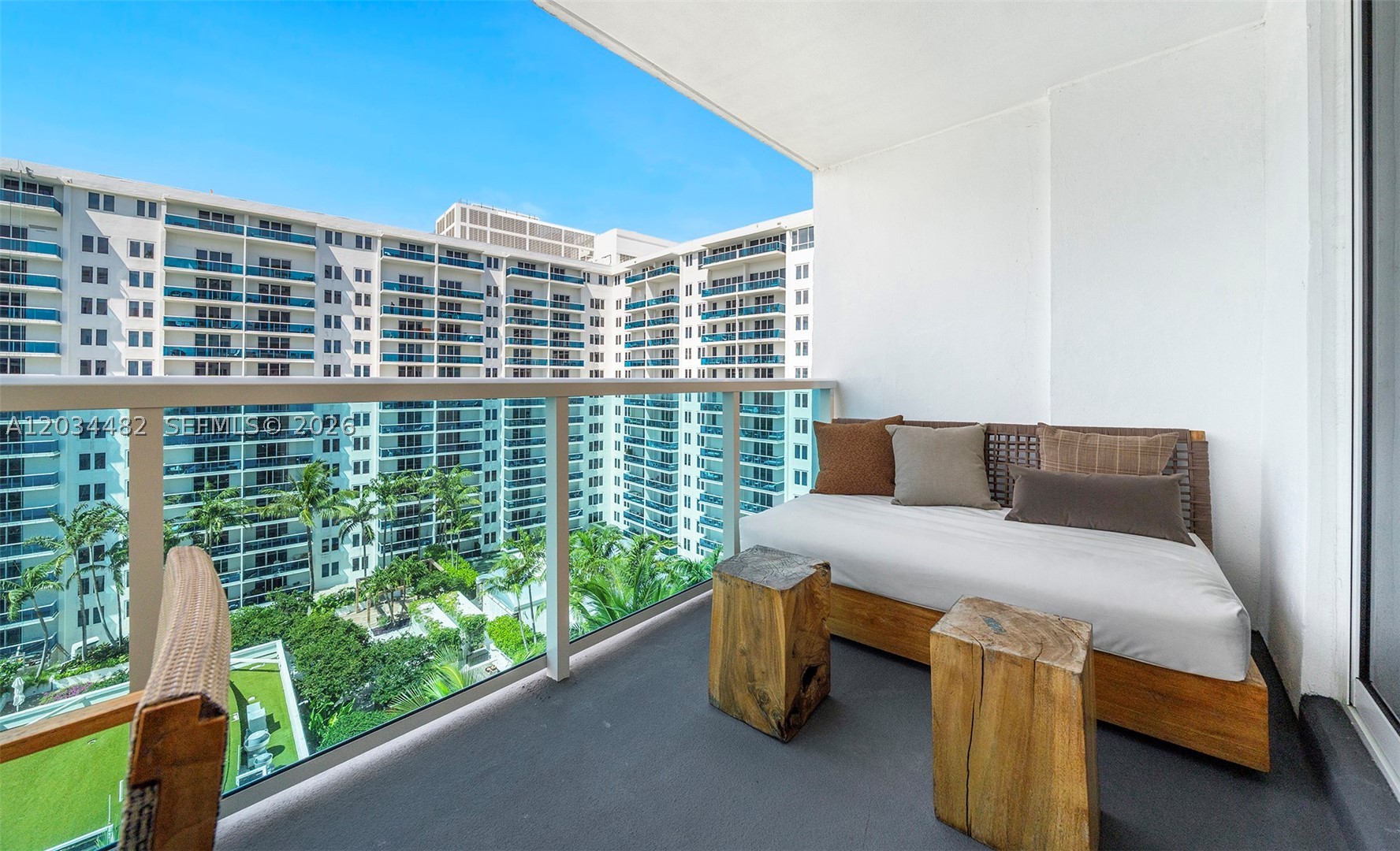 102 24th St #1112, Miami Beach FL 33139