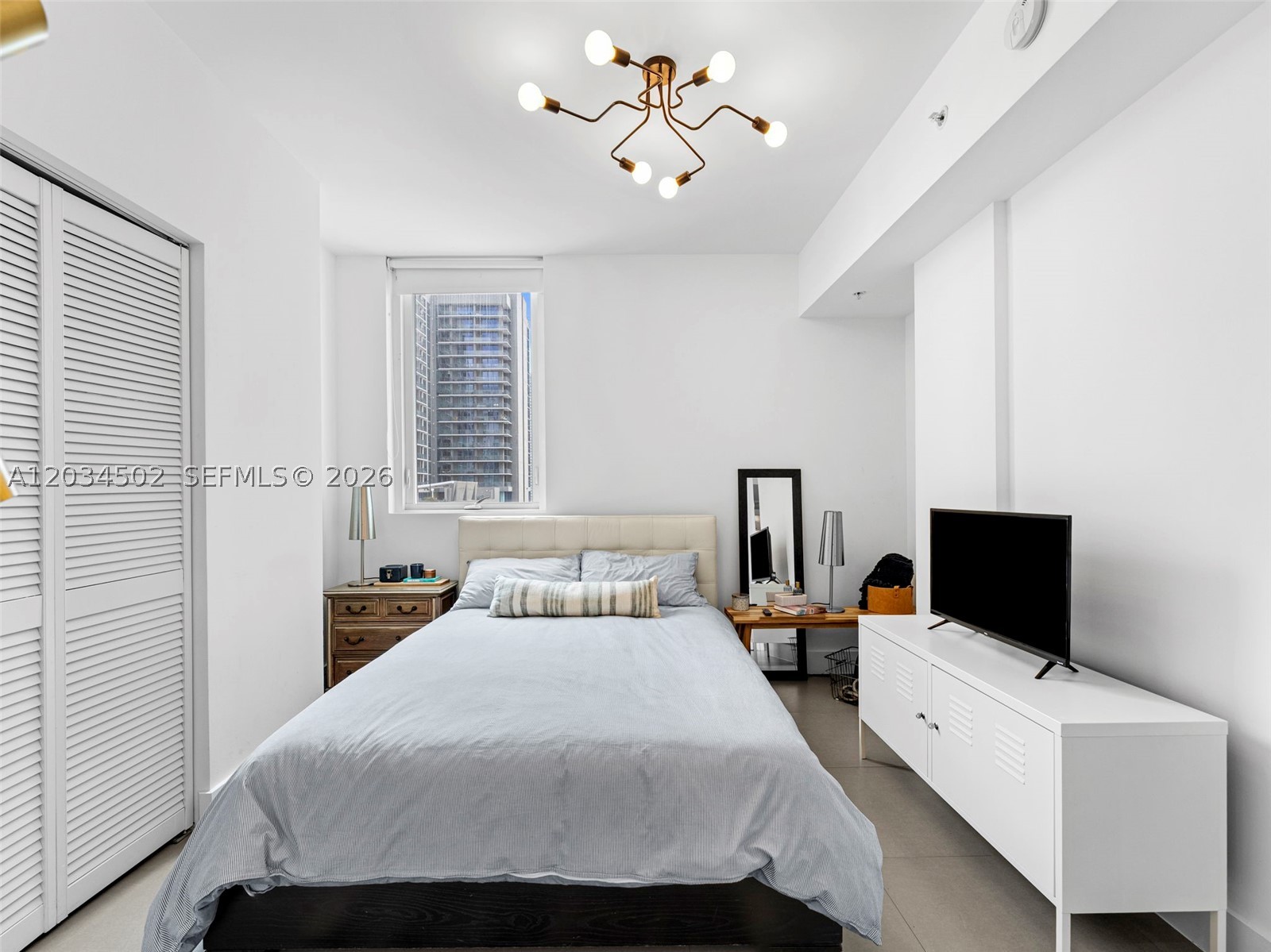 253 NE 2nd St #1801, Miami FL 33132