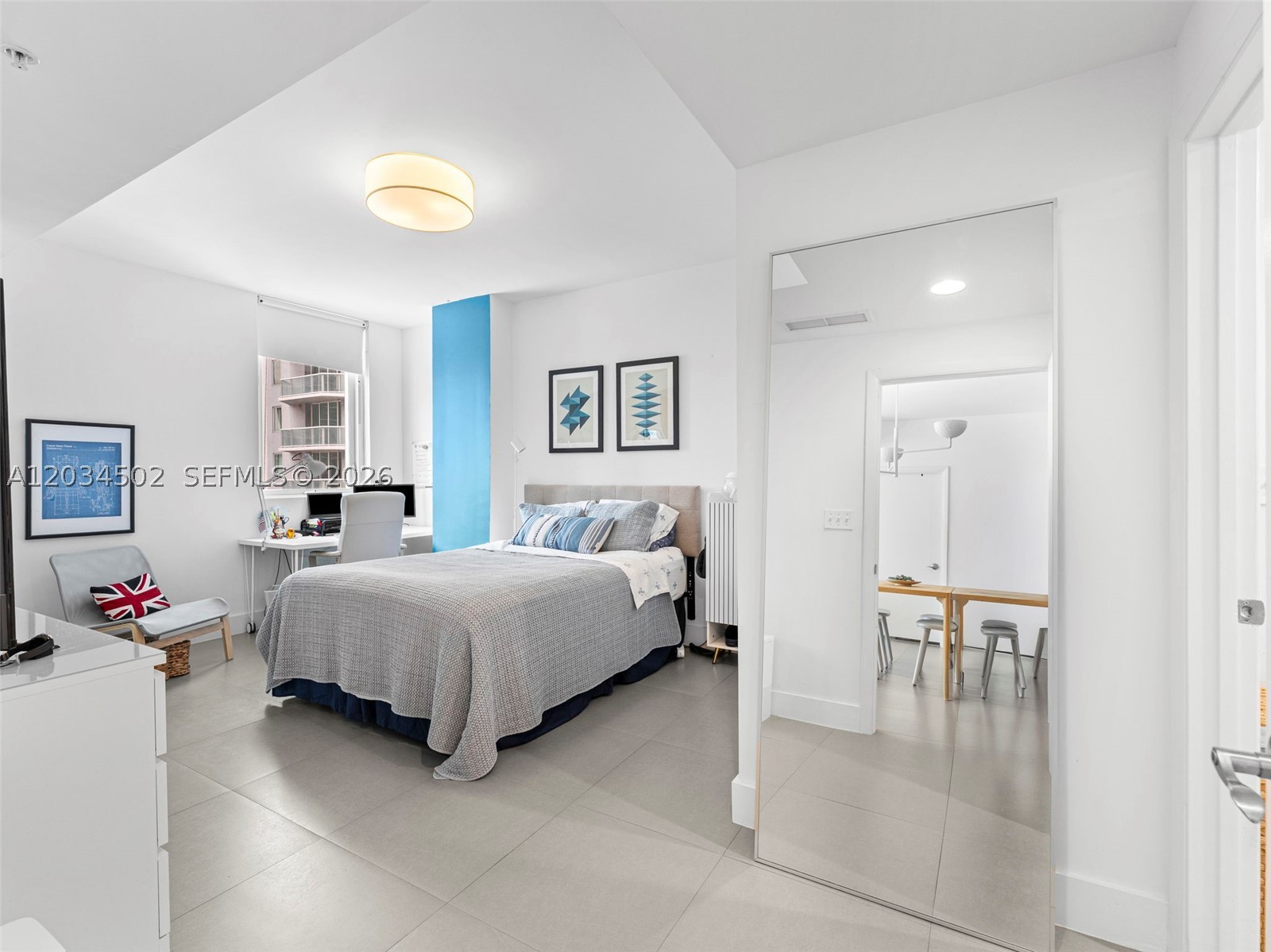 253 NE 2nd St #1801, Miami FL 33132