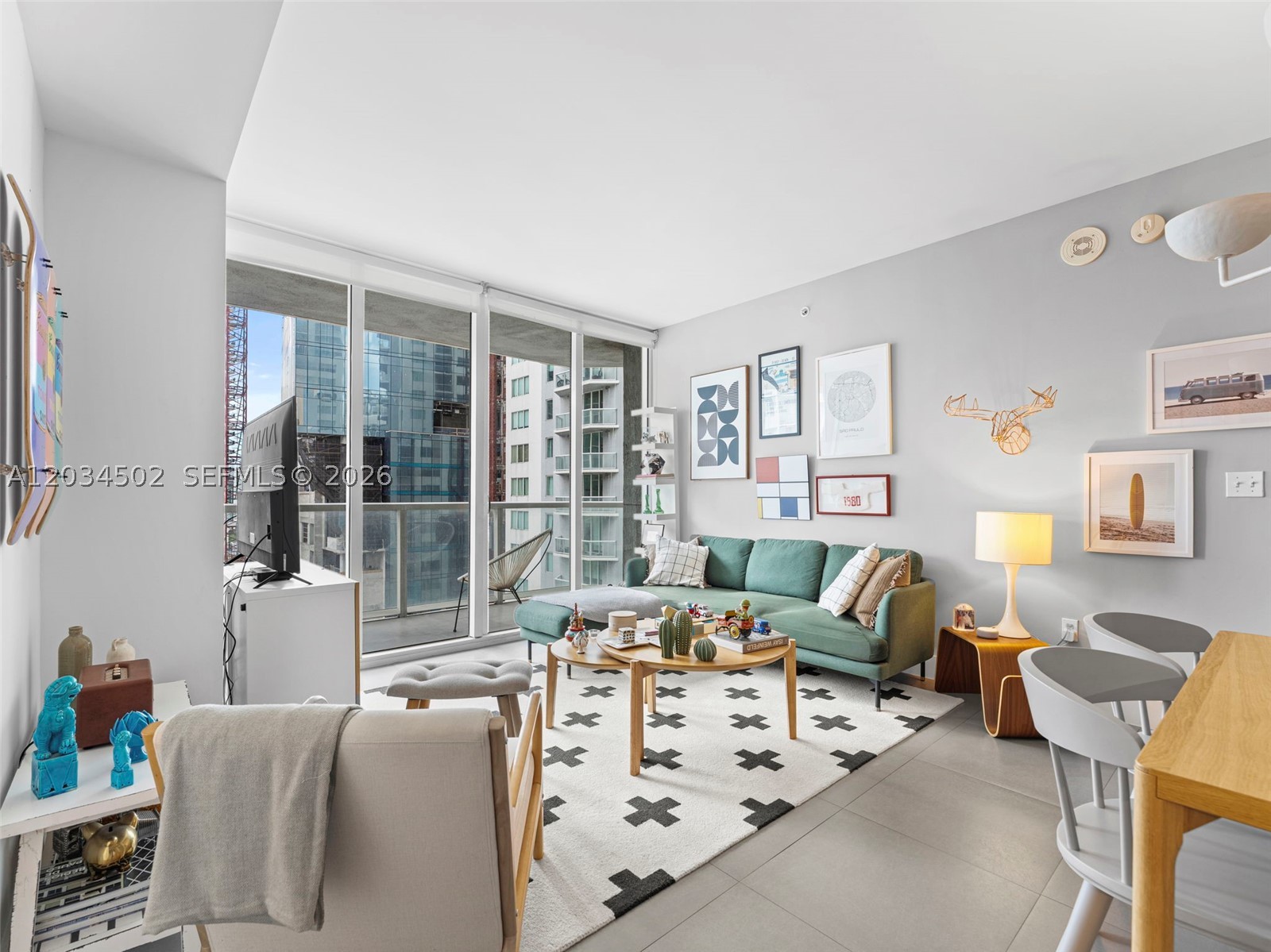 253 NE 2nd St #1801, Miami FL 33132