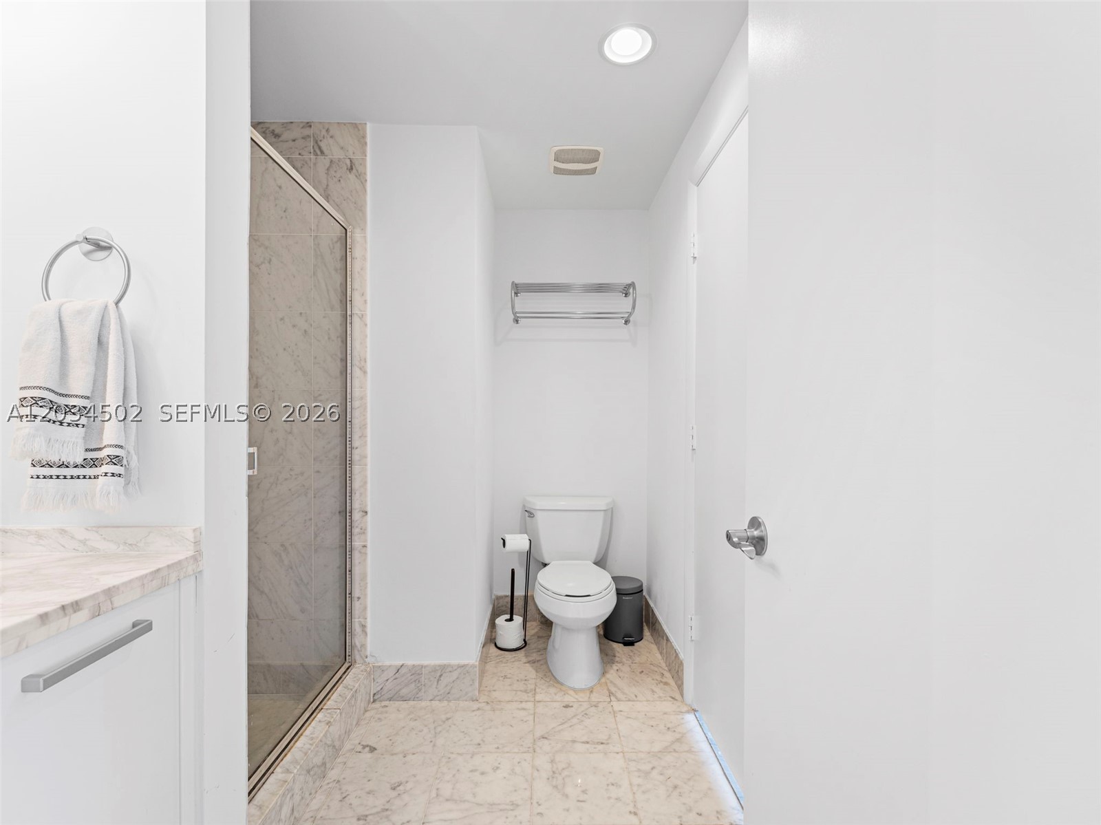 253 NE 2nd St #1801, Miami FL 33132