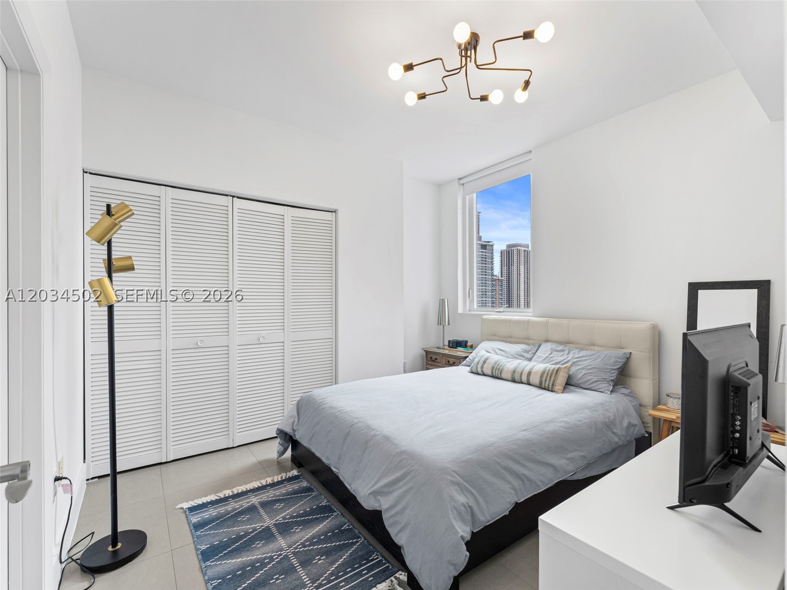 253 NE 2nd St #1801, Miami FL 33132