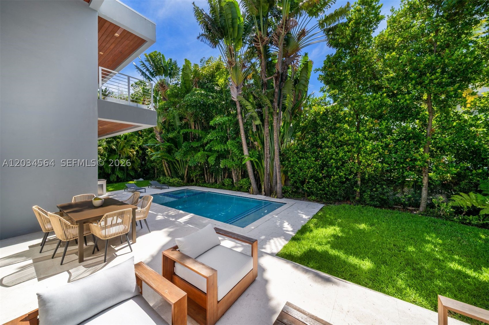 425 Harbor Dr, Key Biscayne FL 33149