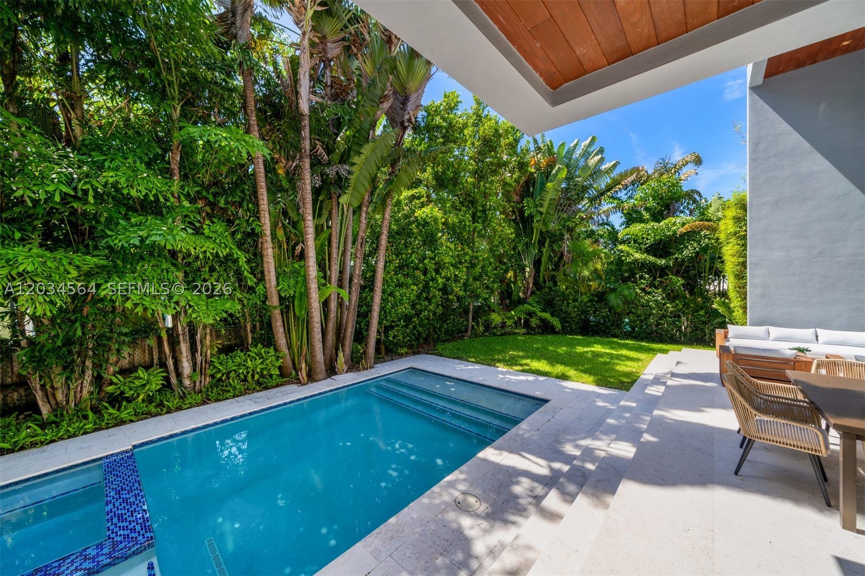 425 Harbor Dr, Key Biscayne FL 33149