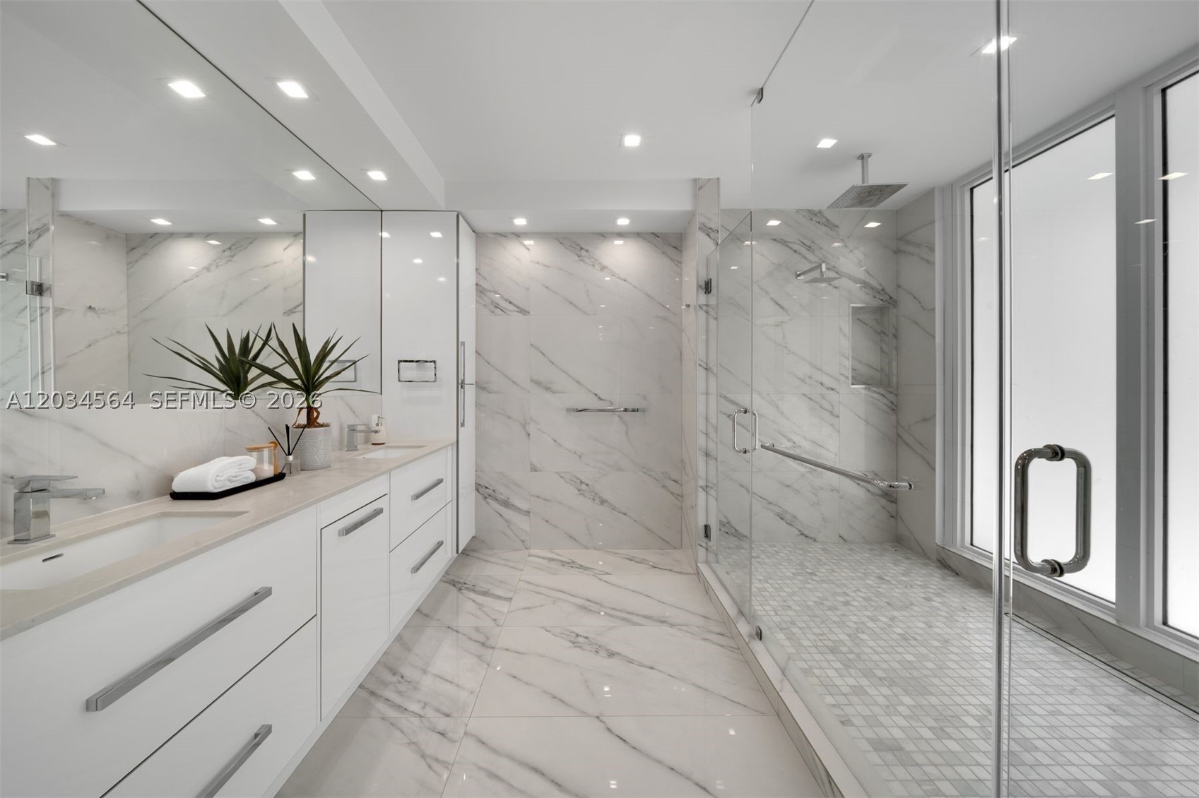 425 Harbor Dr, Key Biscayne FL 33149