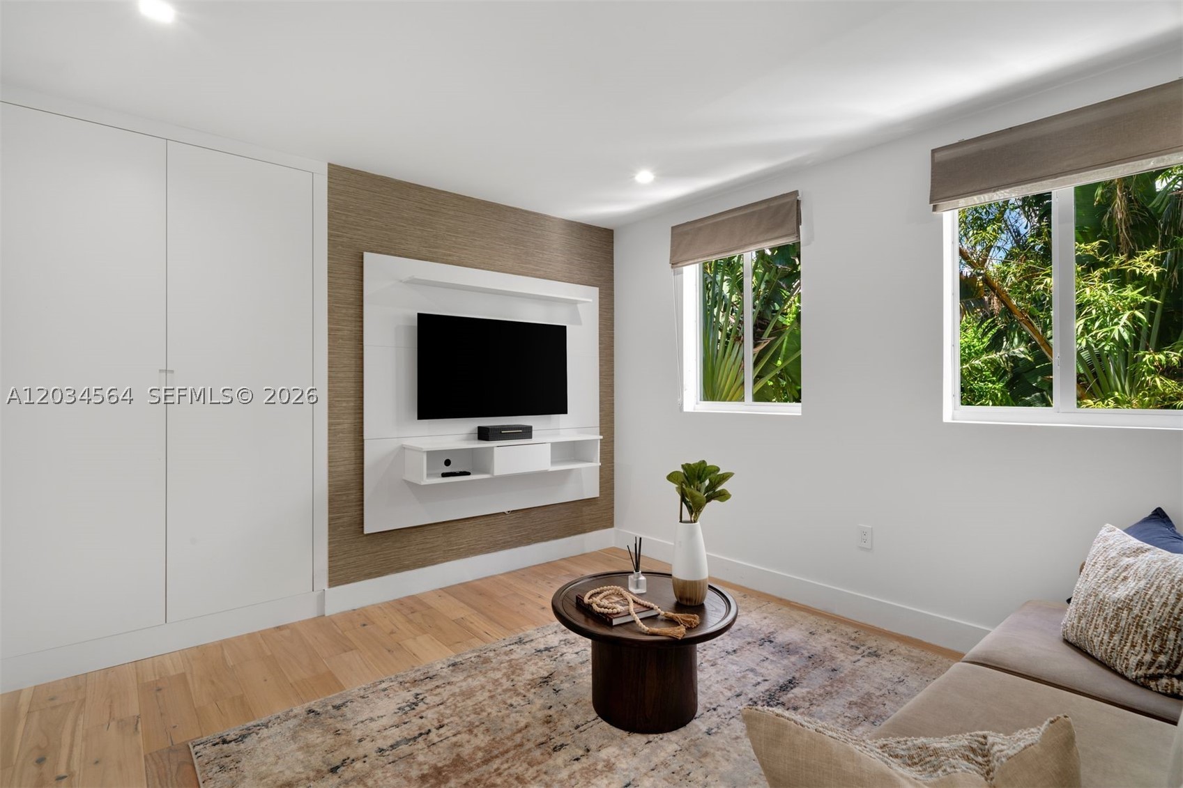 425 Harbor Dr, Key Biscayne FL 33149