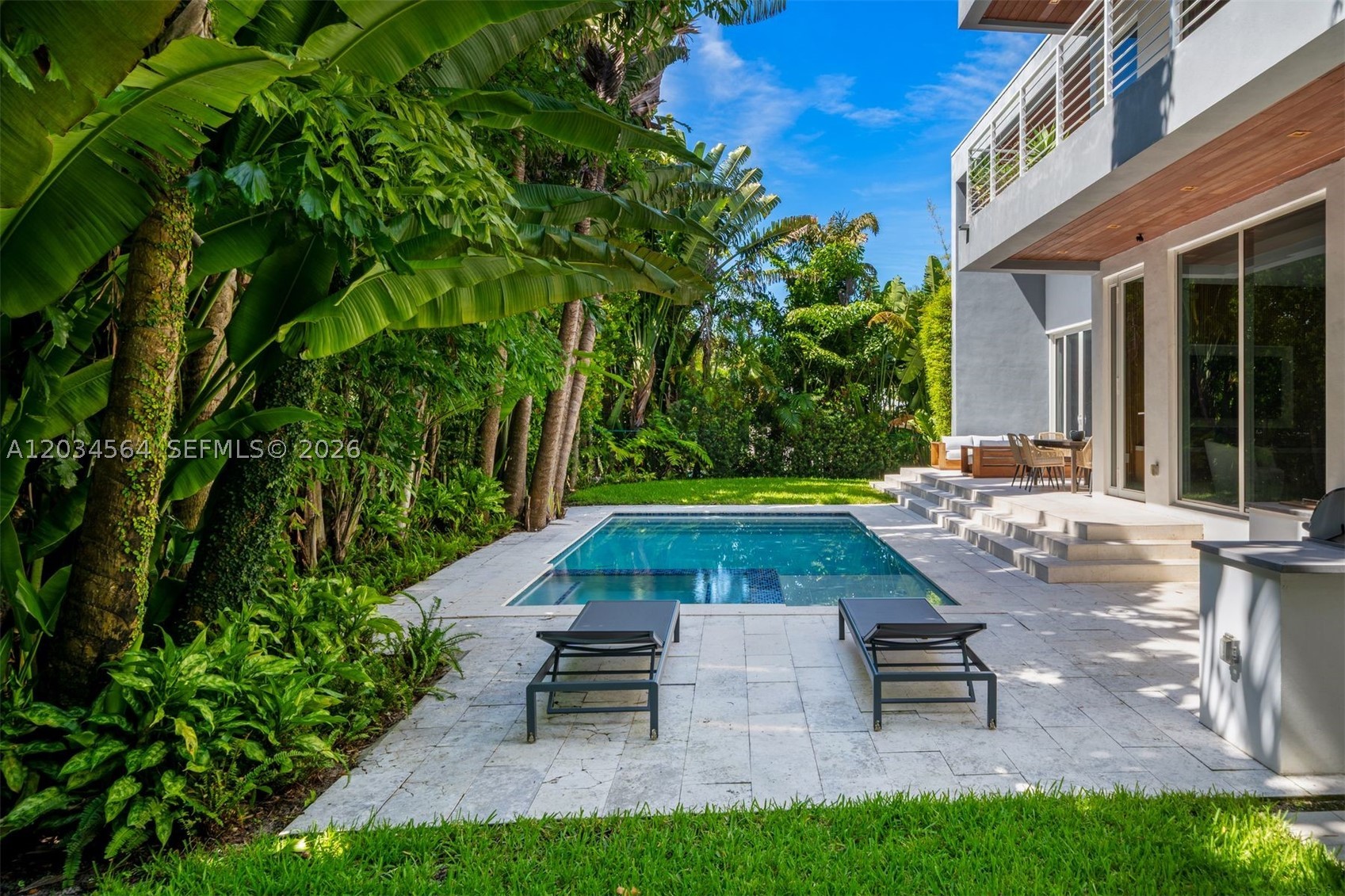 425 Harbor Dr, Key Biscayne FL 33149