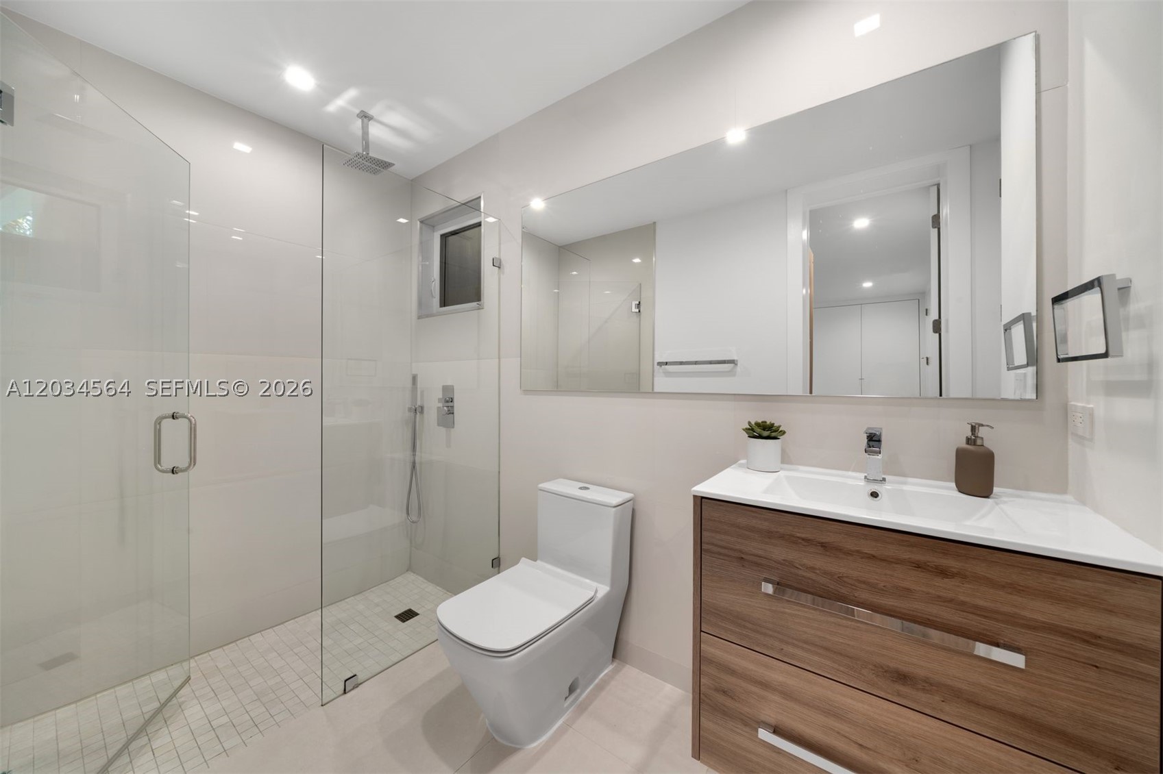 425 Harbor Dr, Key Biscayne FL 33149