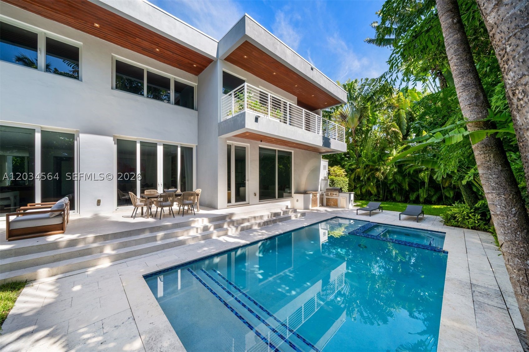 425 Harbor Dr, Key Biscayne FL 33149