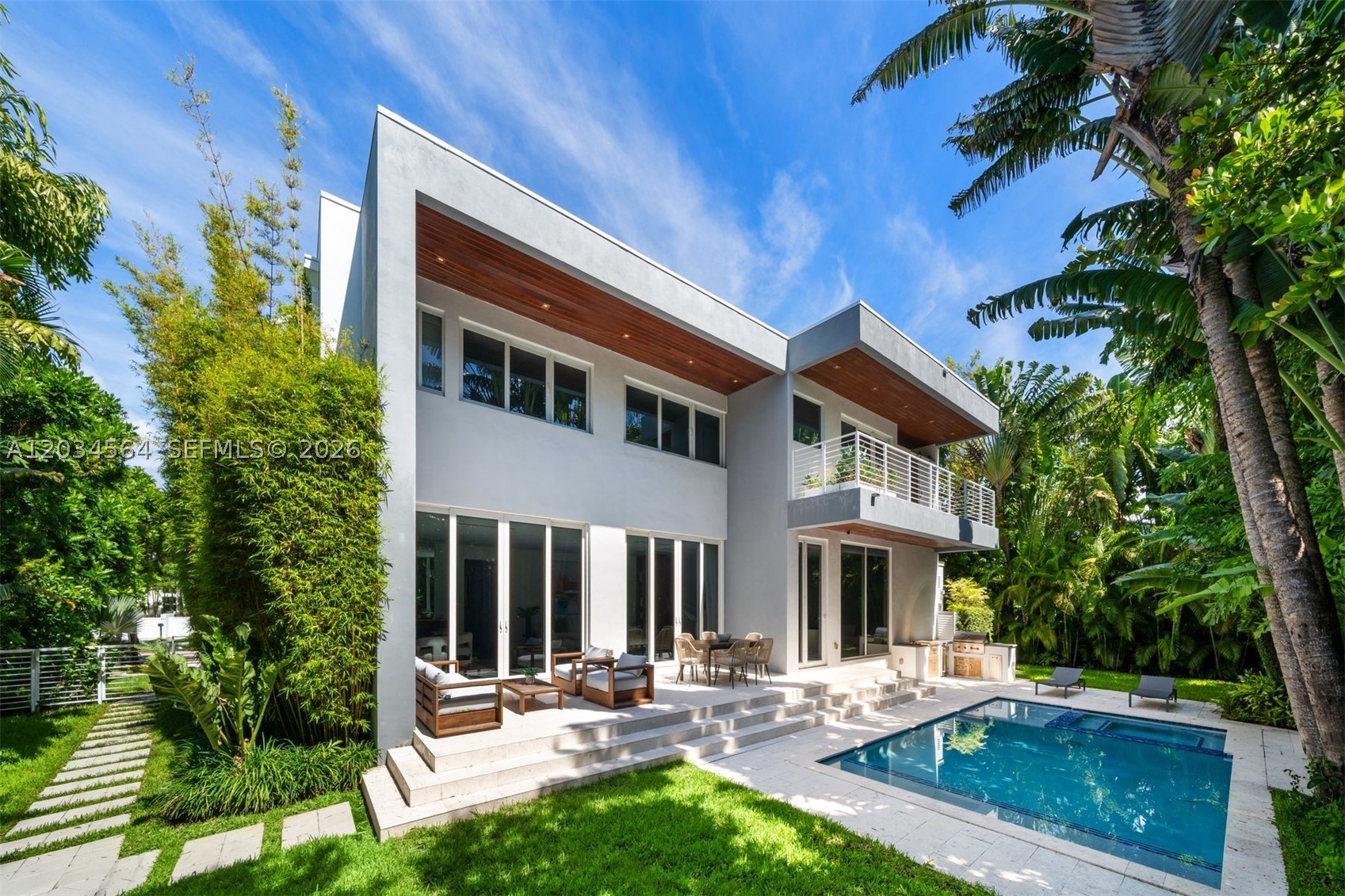 425 Harbor Dr, Key Biscayne FL 33149