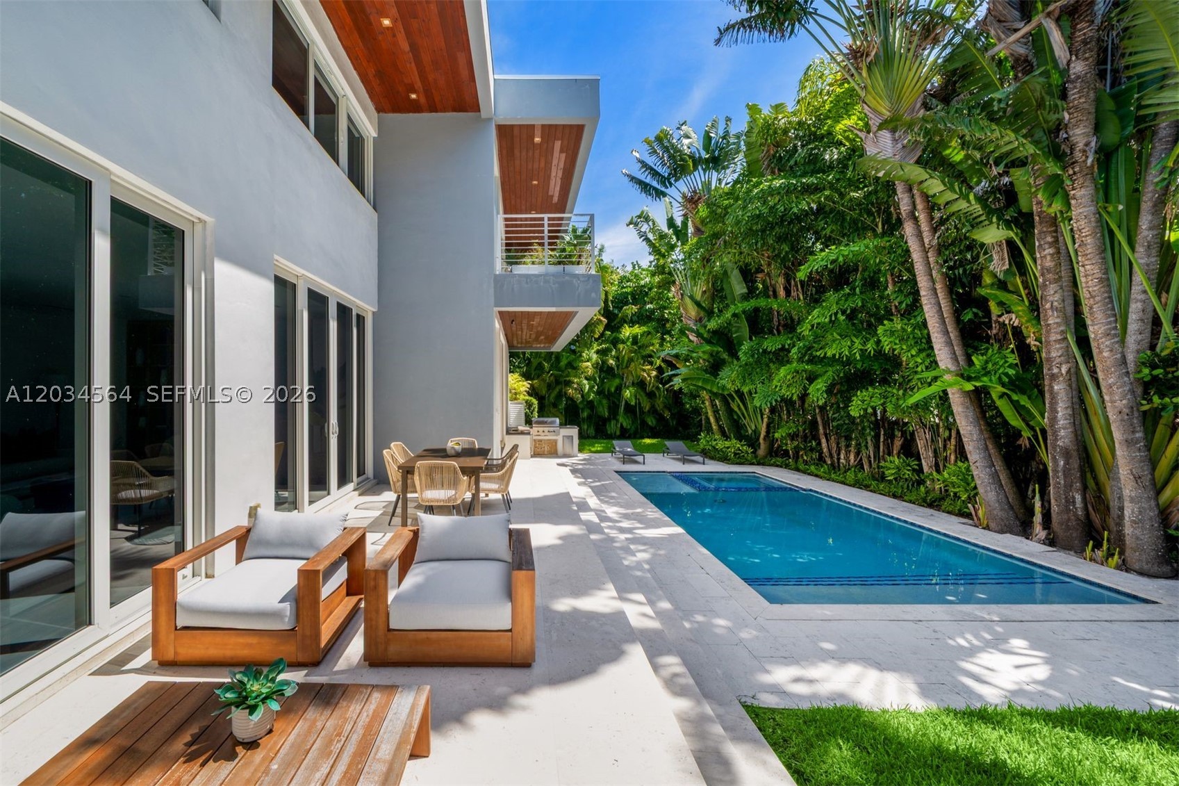 425 Harbor Dr, Key Biscayne FL 33149