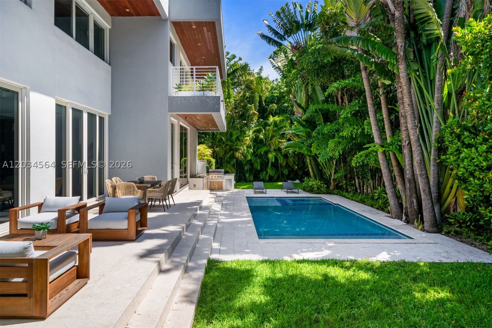425 Harbor Dr, Key Biscayne FL 33149