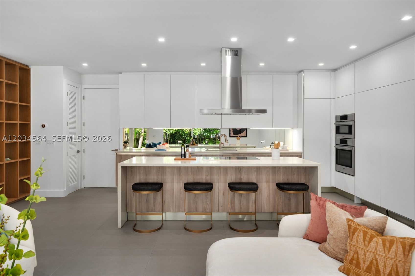 425 Harbor Dr, Key Biscayne FL 33149