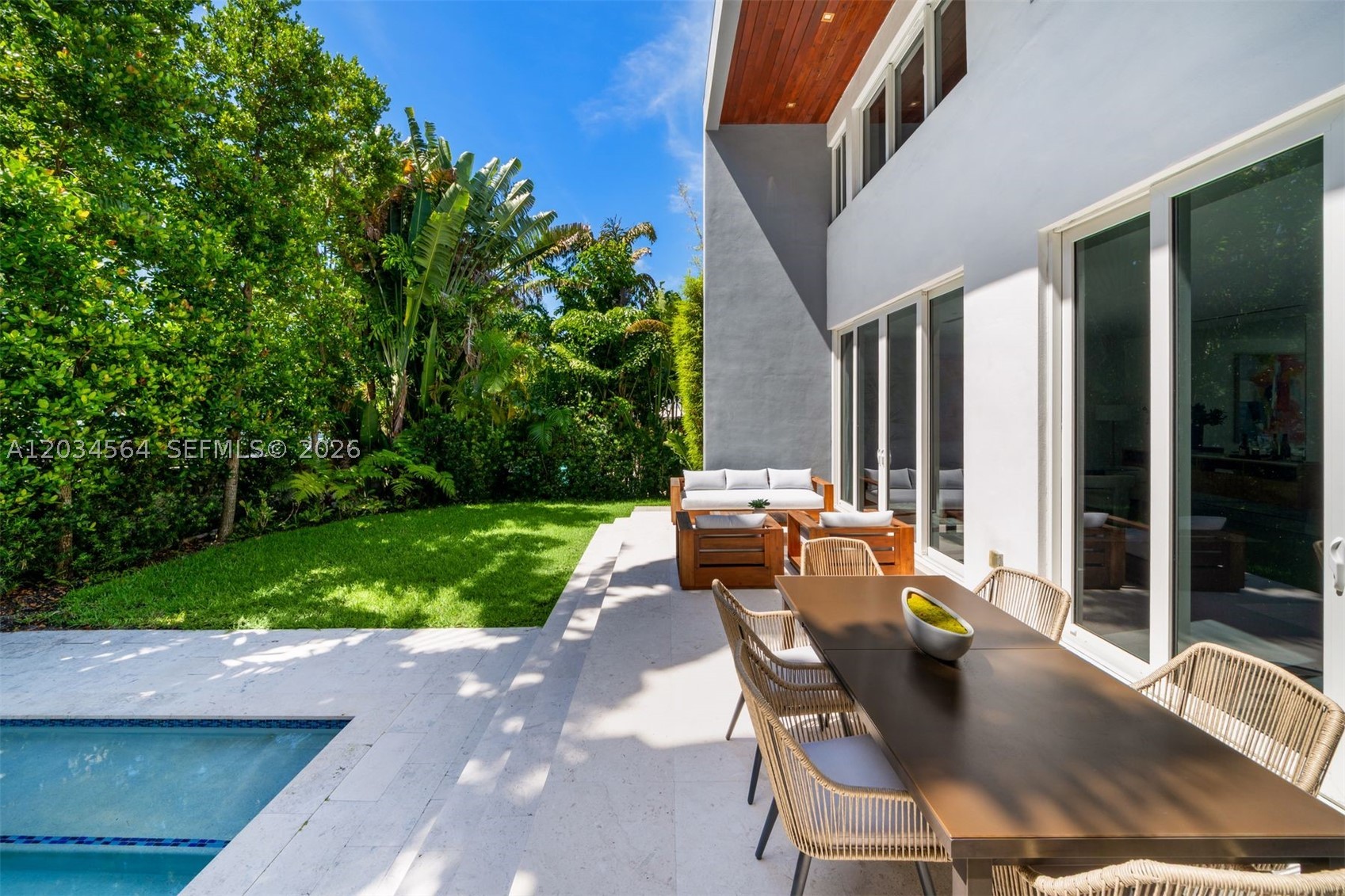 425 Harbor Dr, Key Biscayne FL 33149