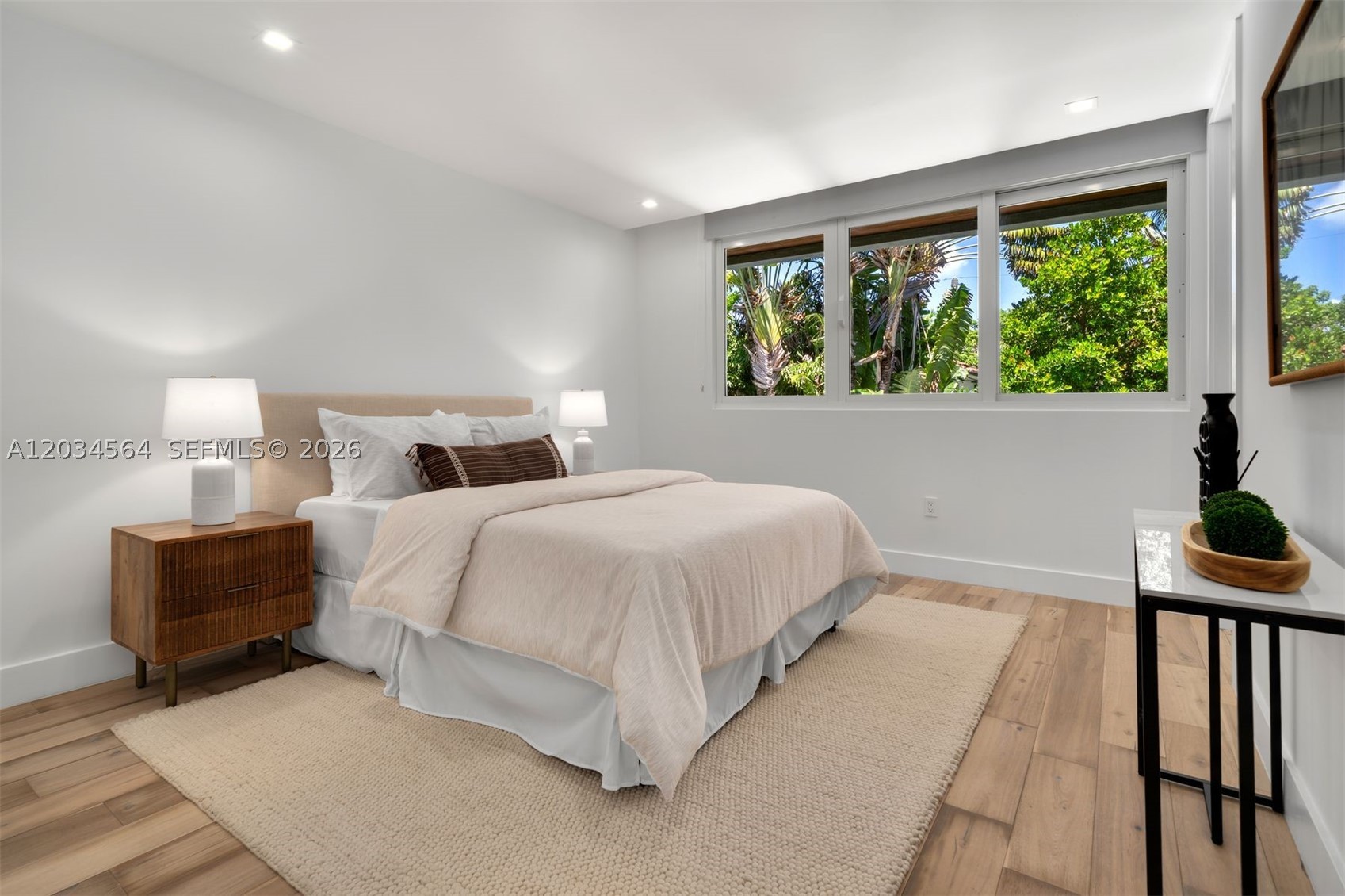 425 Harbor Dr, Key Biscayne FL 33149