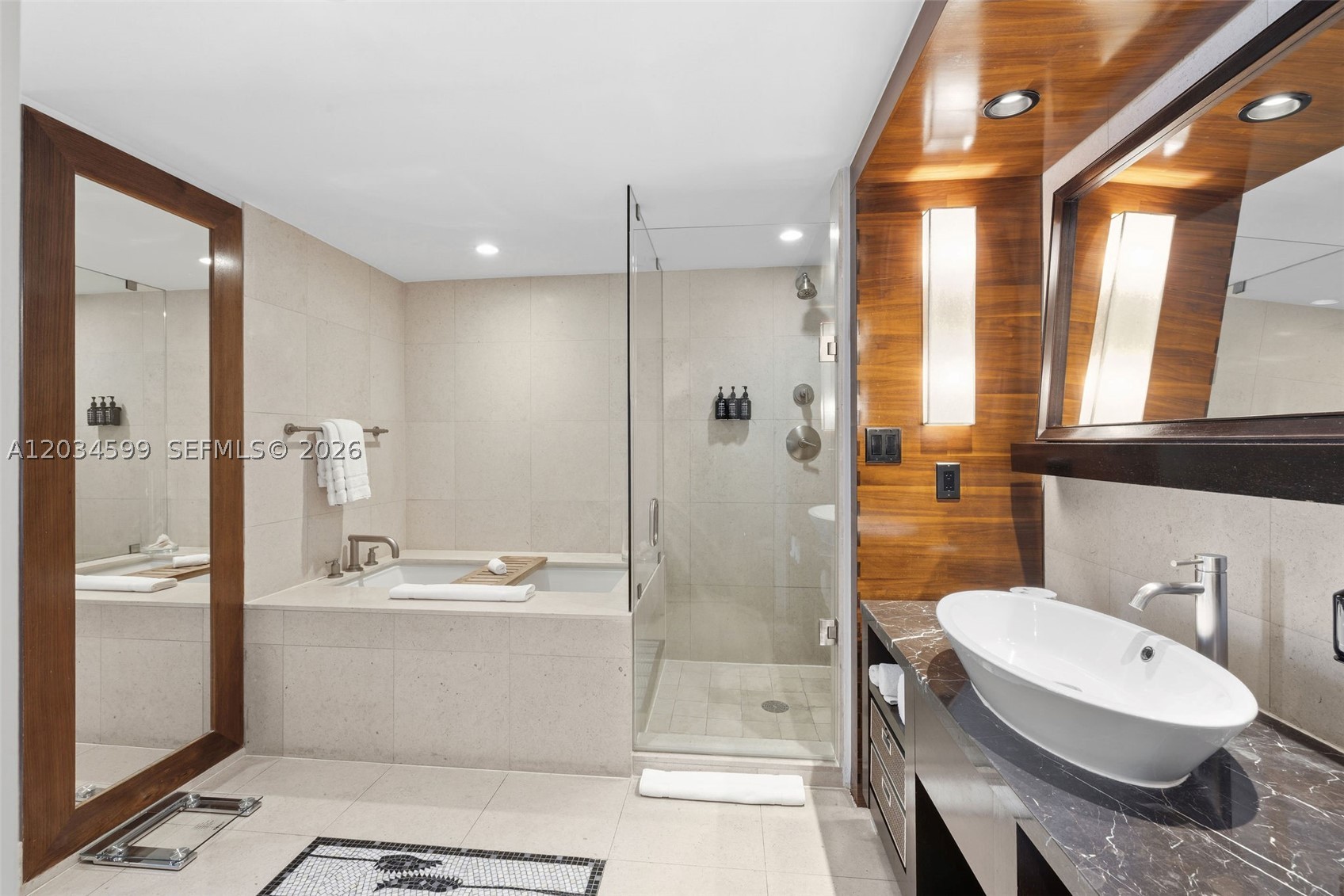 6801 Collins Ave #1010, Miami Beach FL 33141