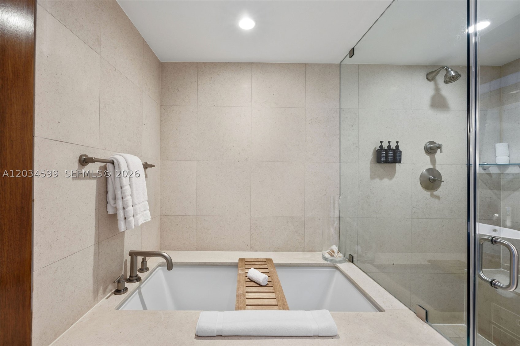 6801 Collins Ave #1010, Miami Beach FL 33141