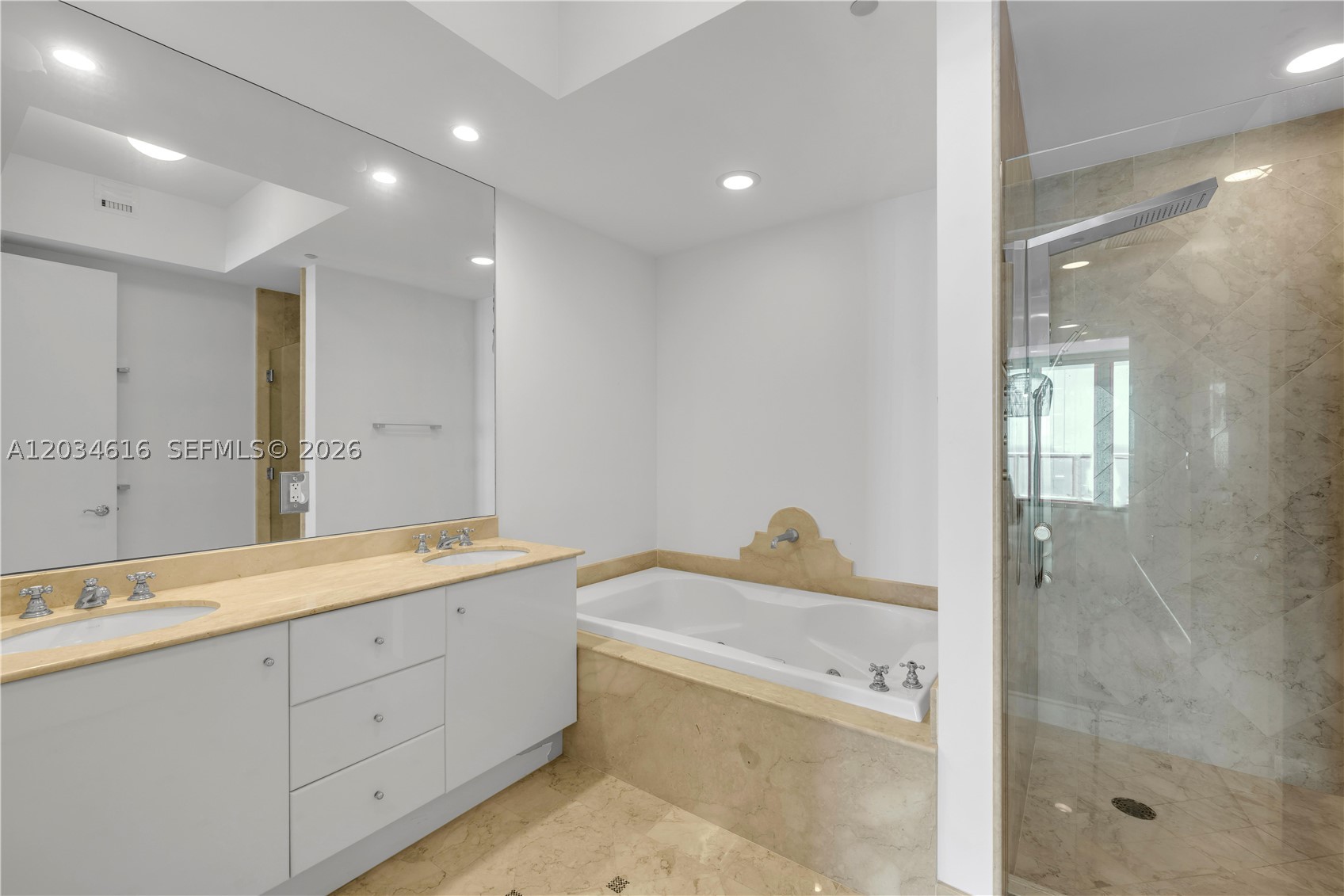 100 S Pointe Dr #1608, Miami Beach FL 33139