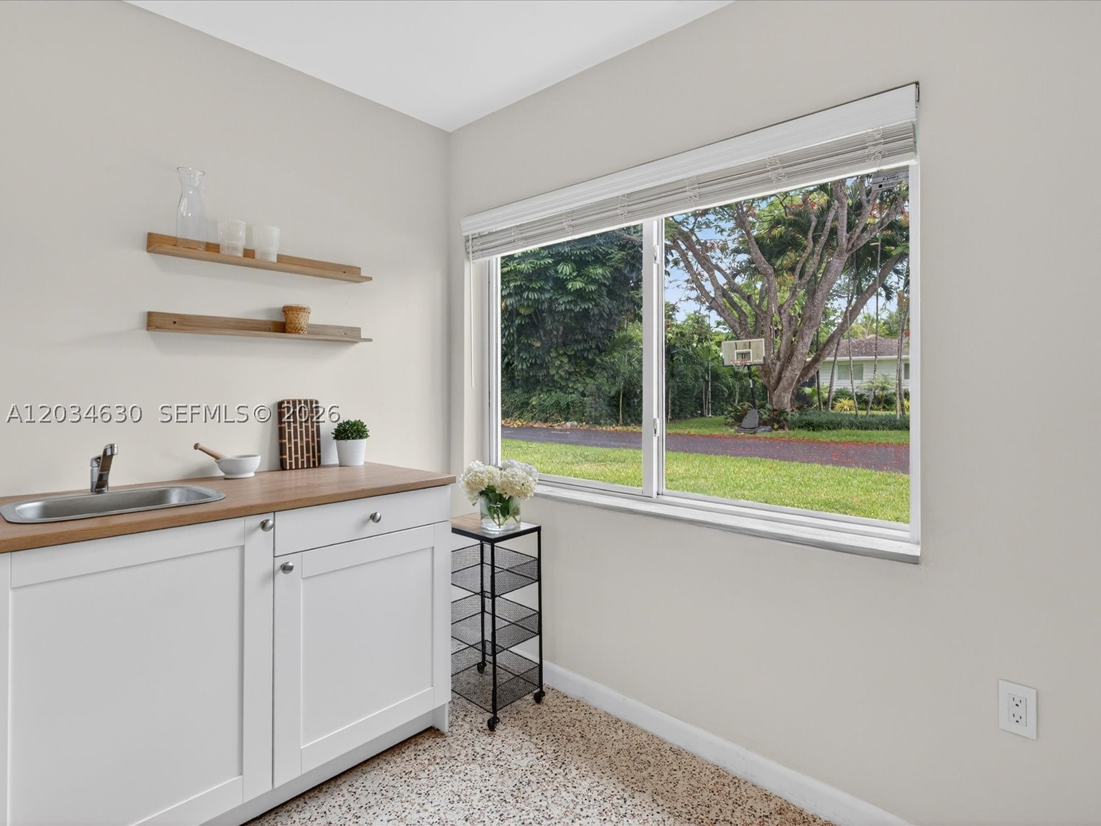 xxxx SW undisclosed #-, South Miami FL 33143
