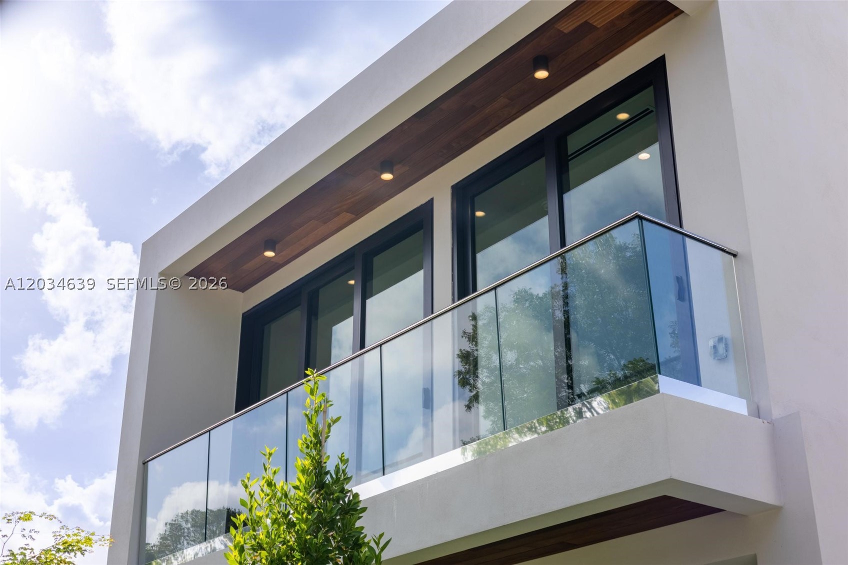 43 NW 42nd St, Miami FL 33127