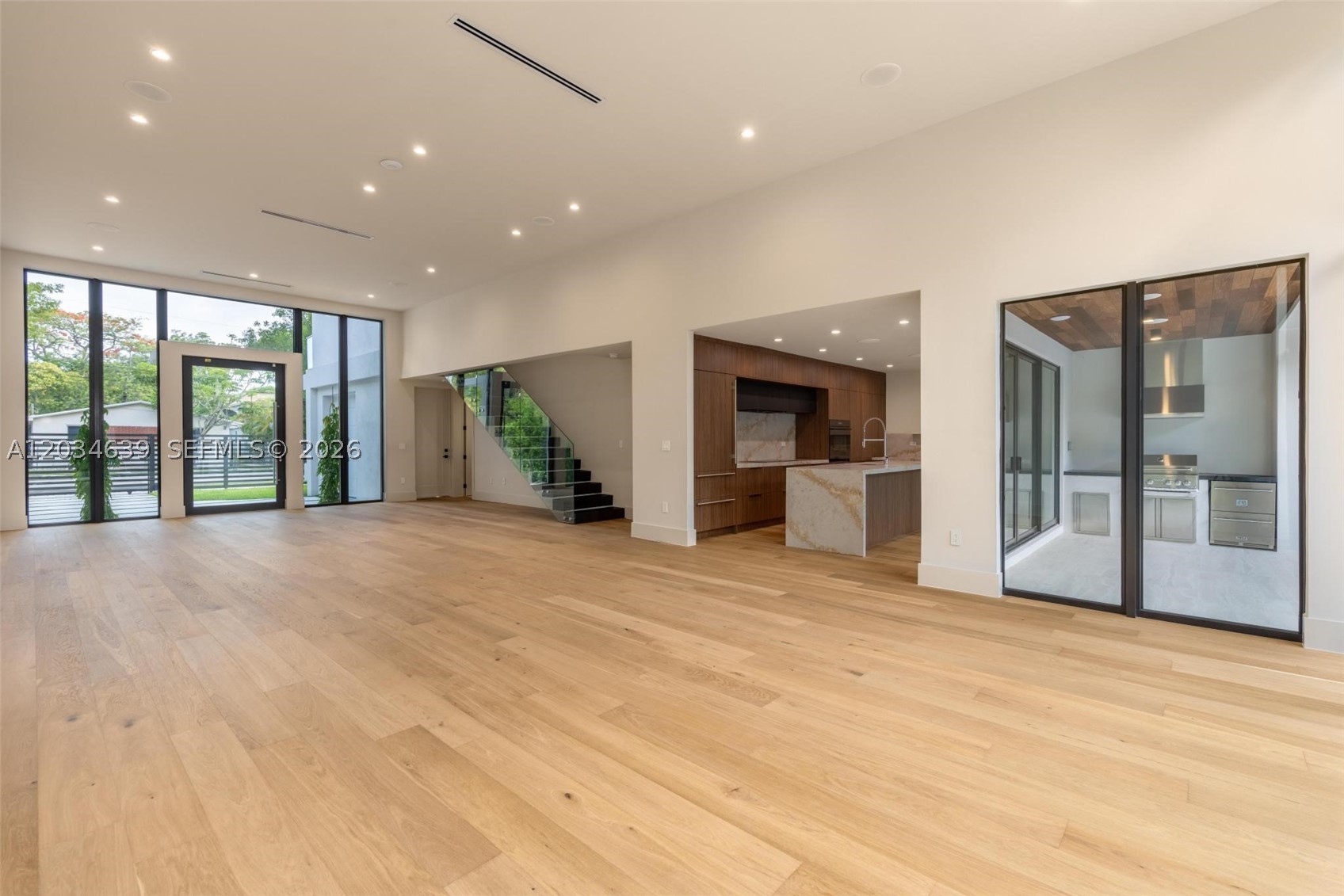 43 NW 42nd St, Miami FL 33127