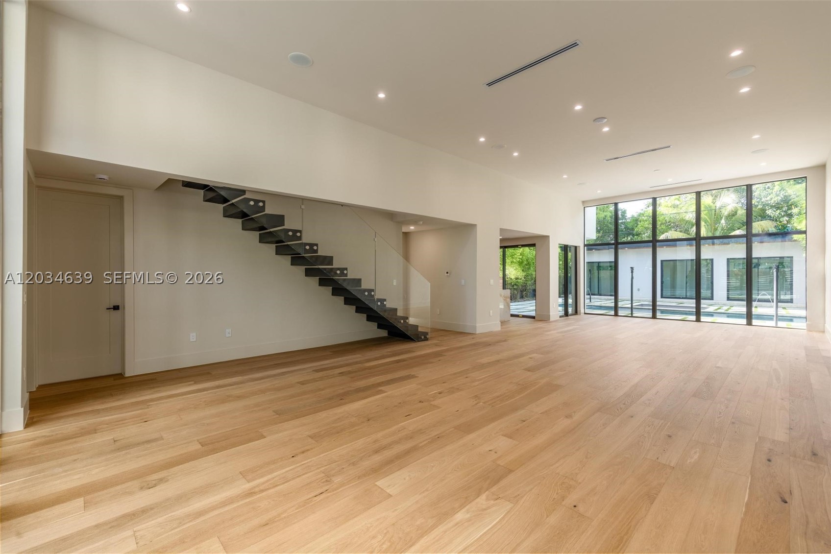 43 NW 42nd St, Miami FL 33127