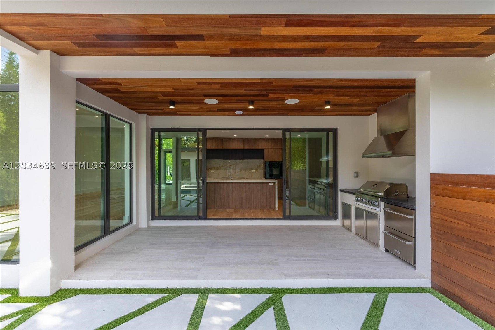 43 NW 42nd St, Miami FL 33127