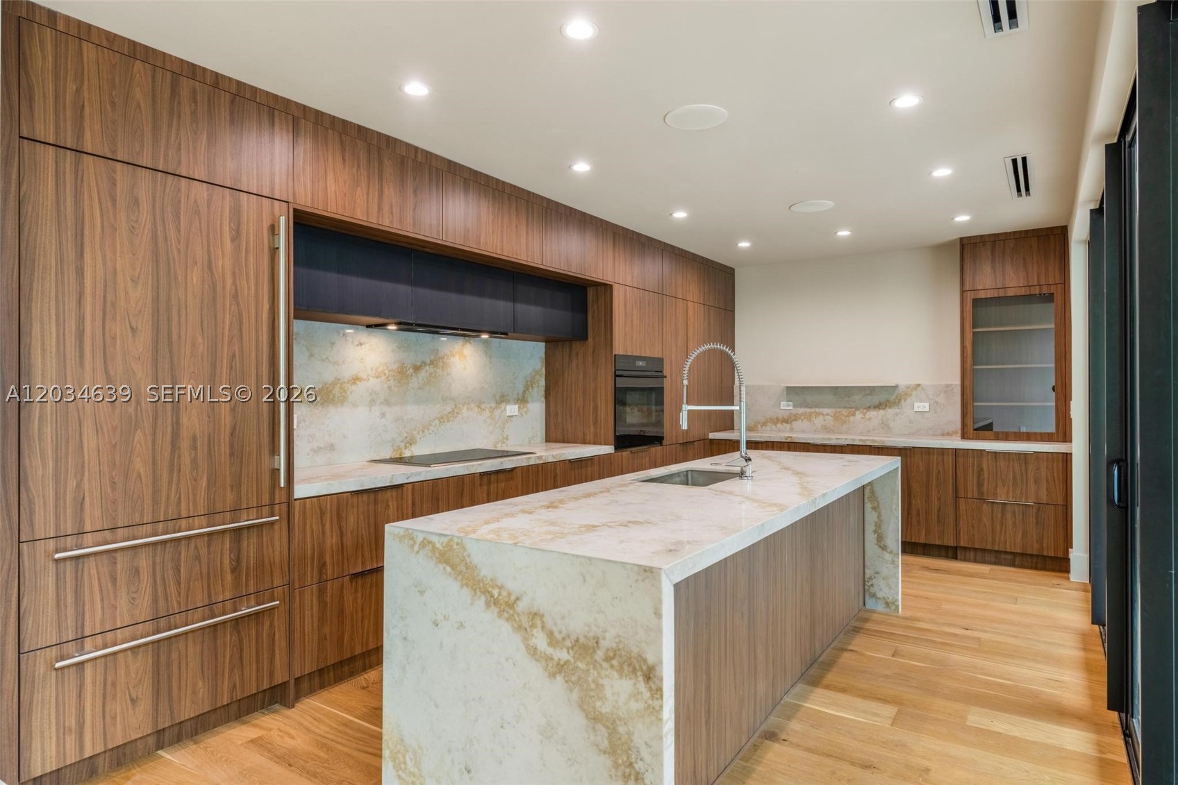 43 NW 42nd St, Miami FL 33127