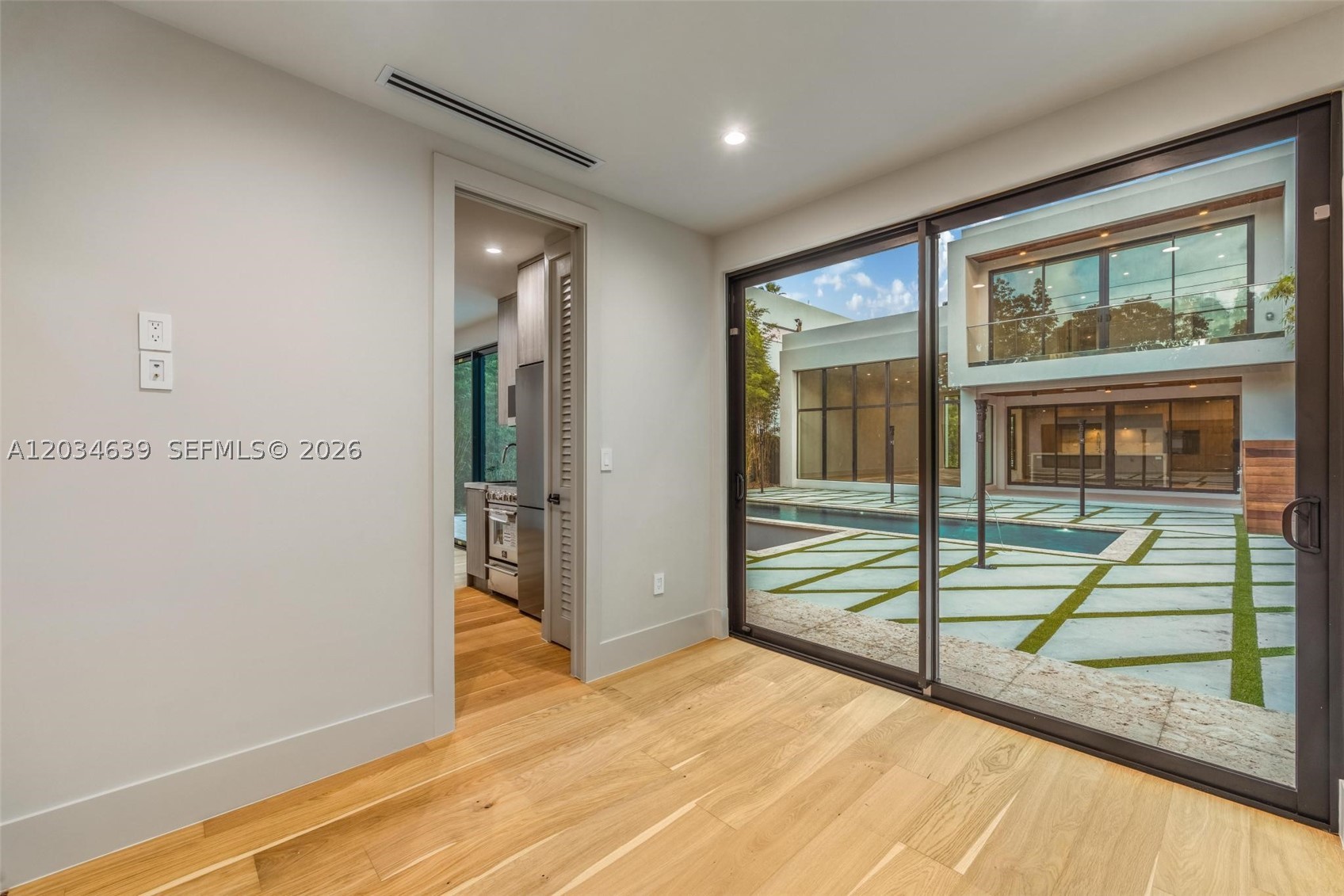 43 NW 42nd St, Miami FL 33127
