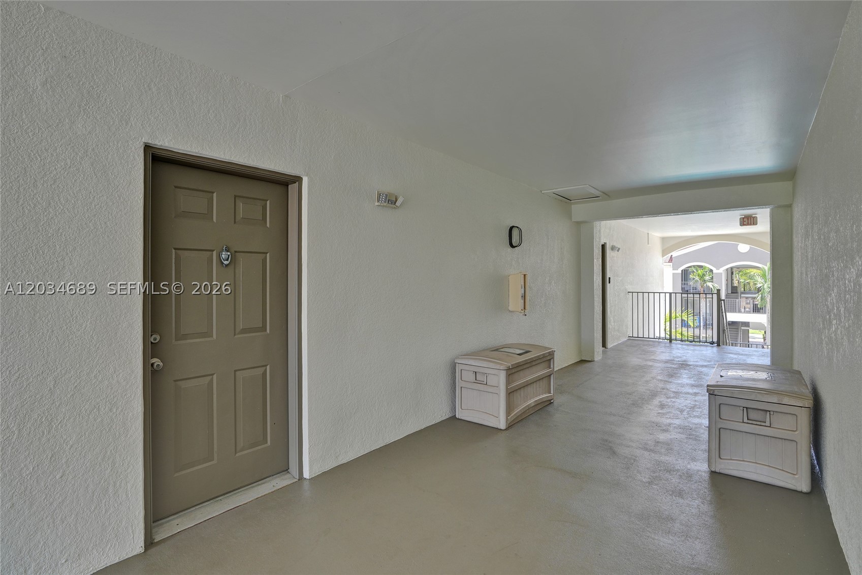 6841 SW 44th St #305, Miami FL 33155