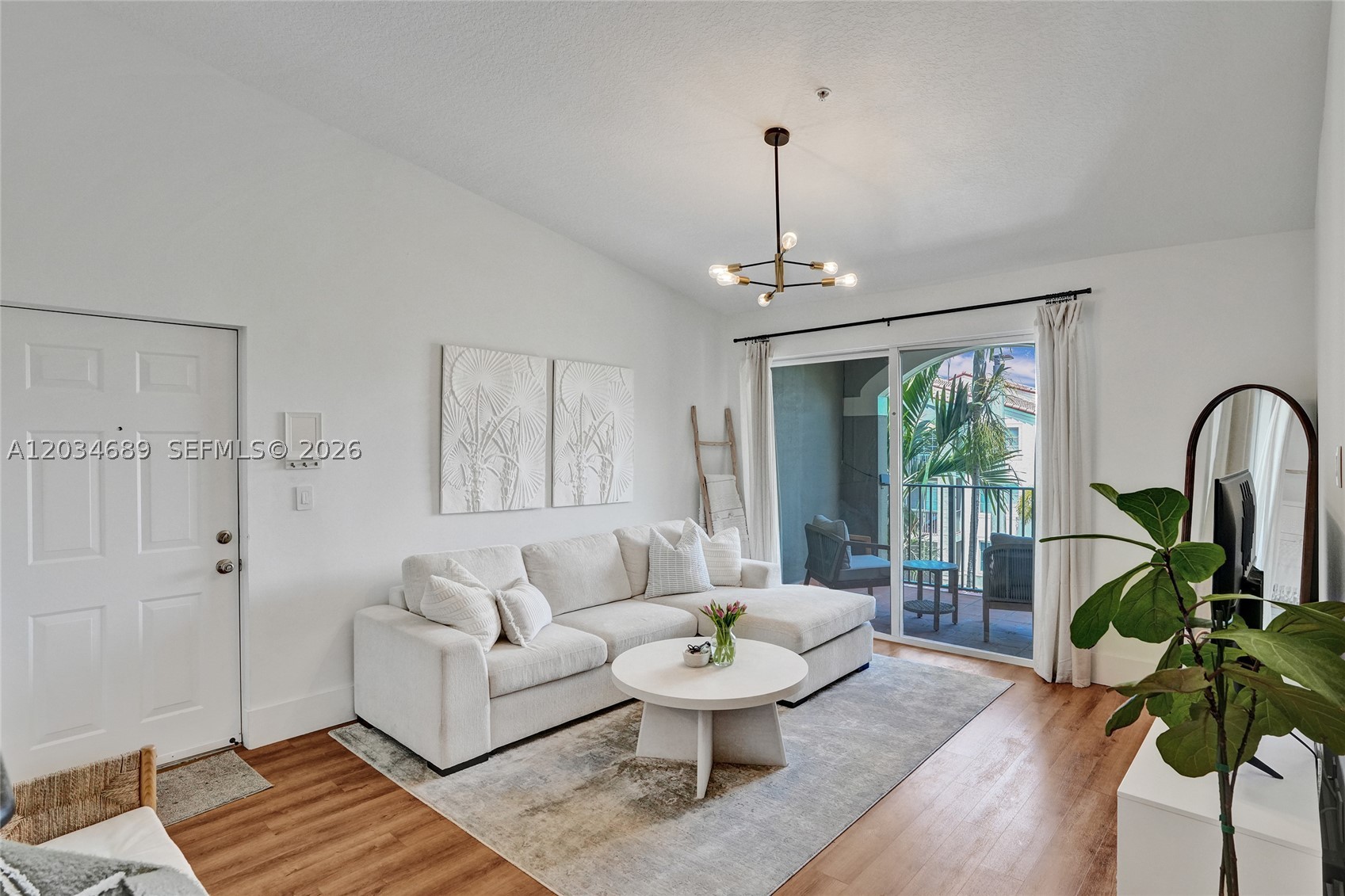 6841 SW 44th St #305, Miami FL 33155