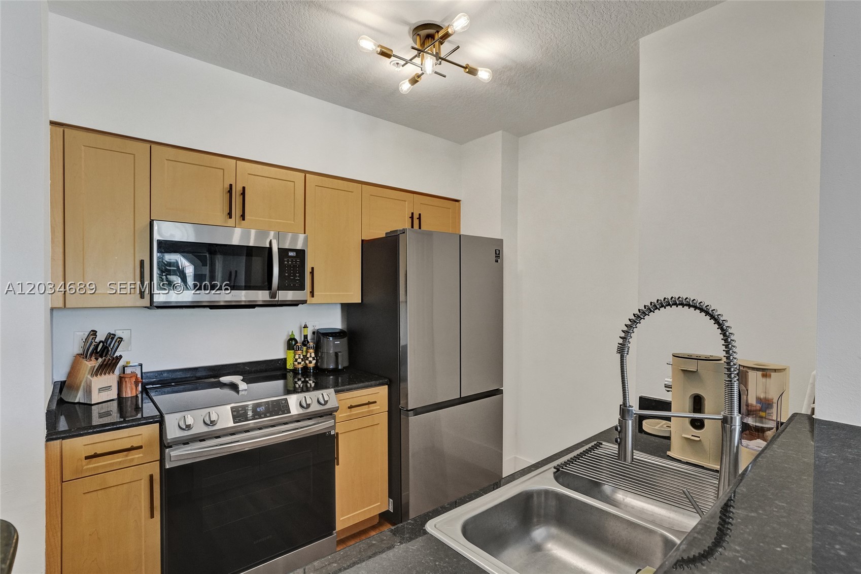 6841 SW 44th St #305, Miami FL 33155