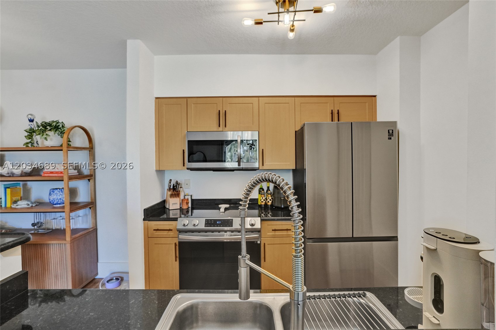 6841 SW 44th St #305, Miami FL 33155
